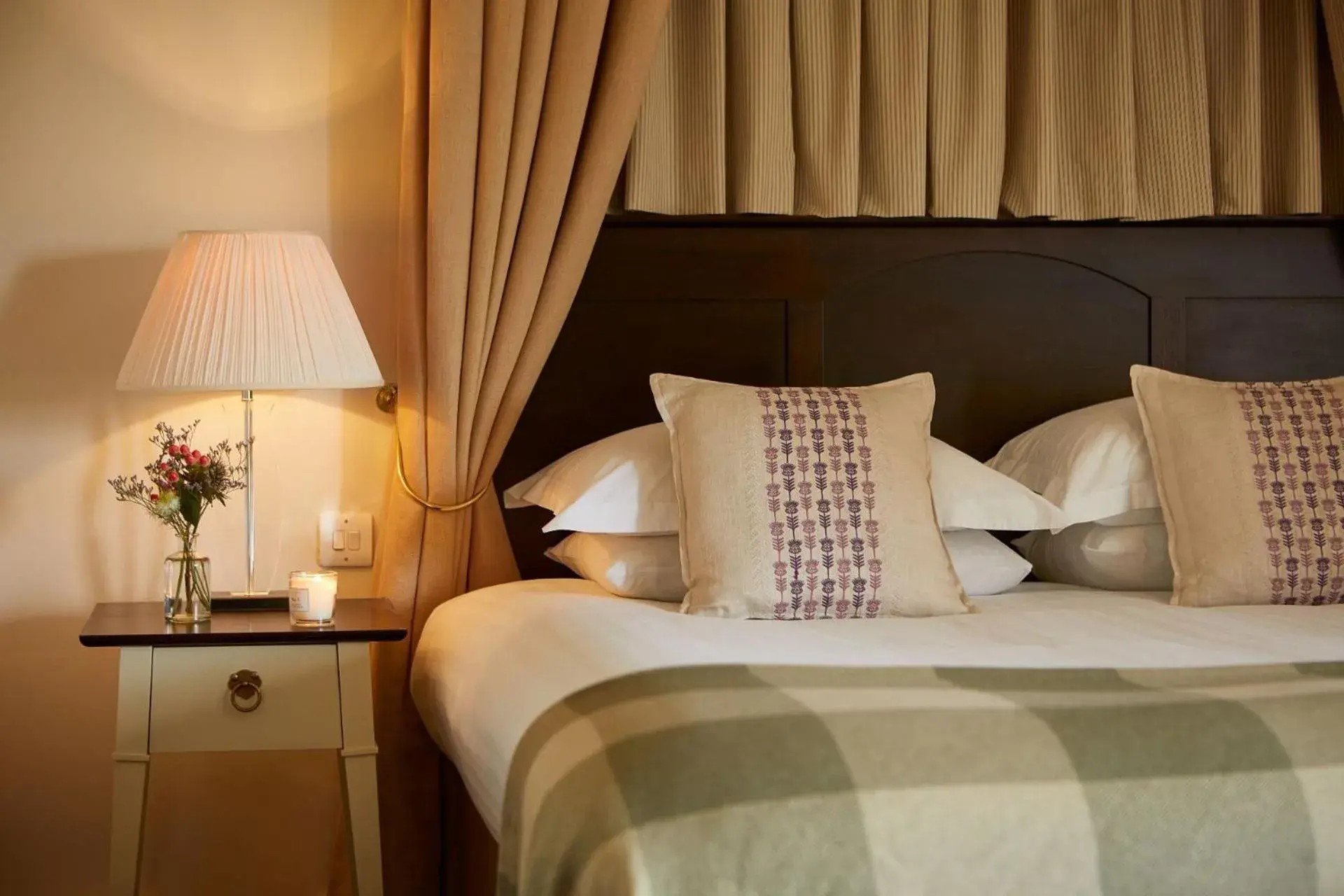 Accessible Double Room in Macdonald Botley Park Hotel & Spa Accessible Double Room in Macdonald Botley Park Hotel & Spa