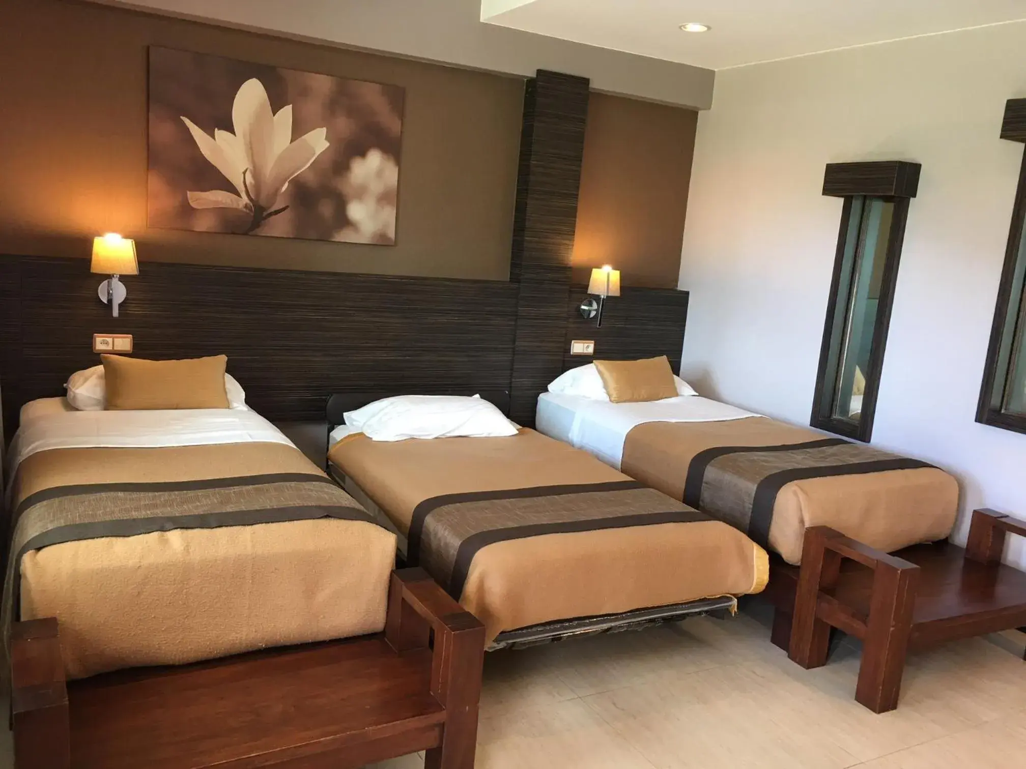 Double or Twin Room with Garden View in Hotel Colibri Double or Twin Room with Garden View in Hotel Colibri