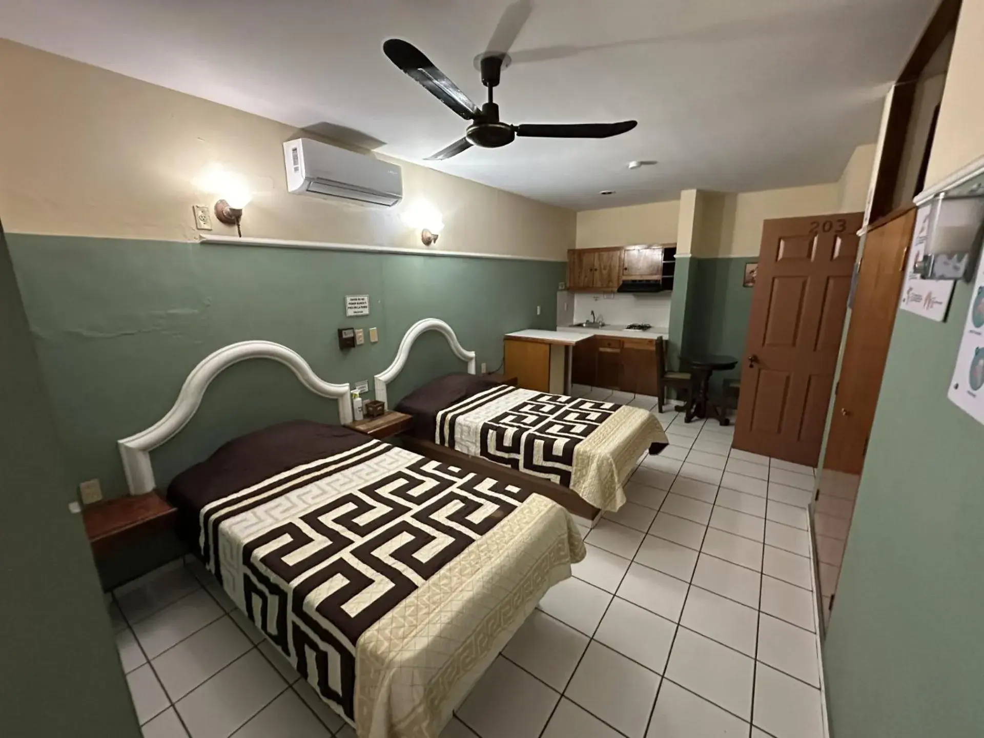 Double Room in Blue Pacific Suites Double Room in Blue Pacific Suites