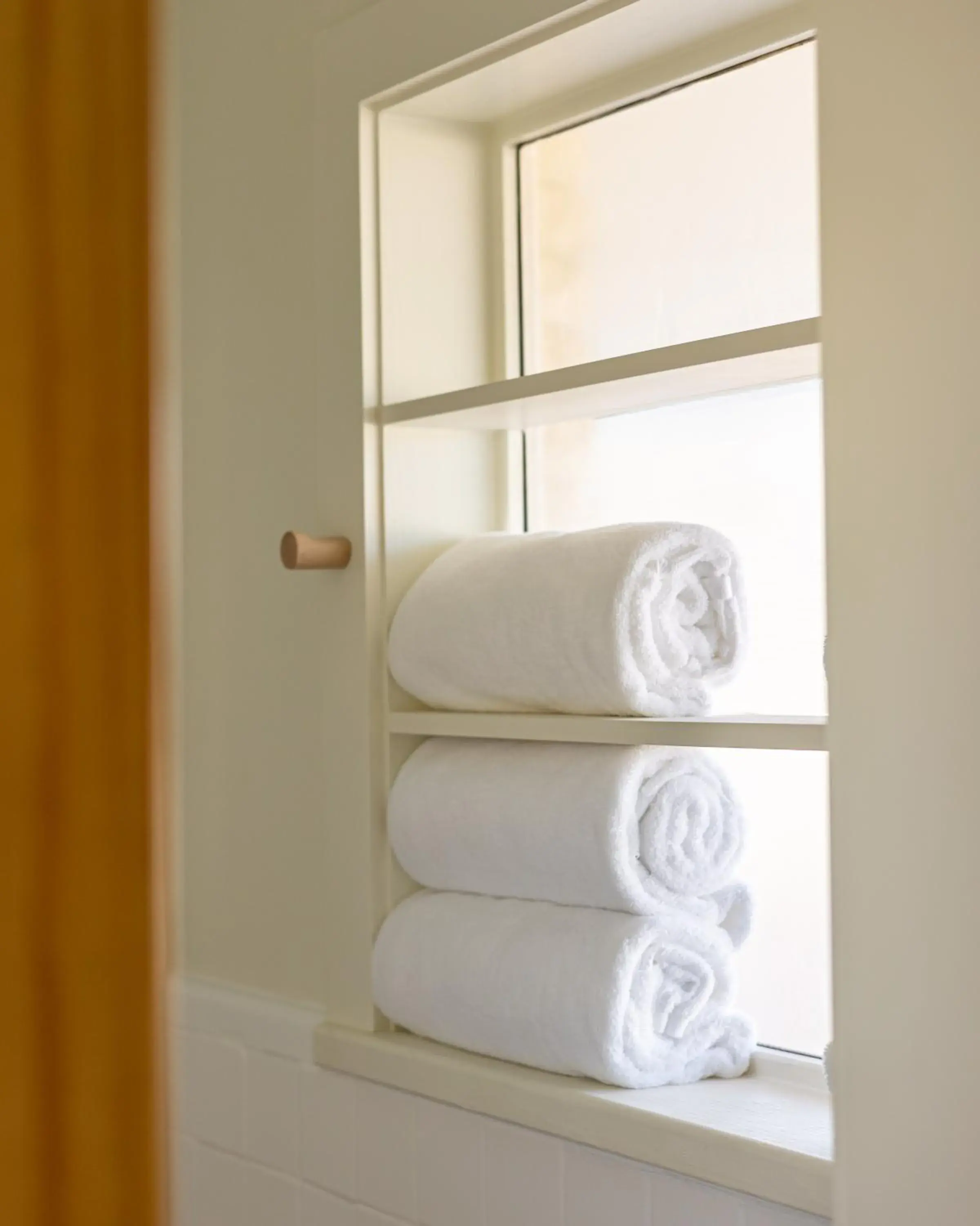 Queen Suite in Driftwood Motel Queen Suite in Driftwood Motel