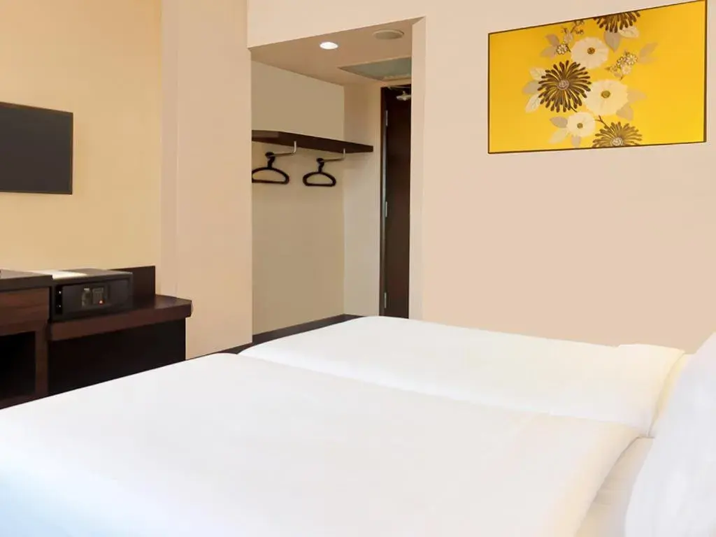 Standard Twin Room in Hotel Summer View Standard Twin Room in Hotel Summer View