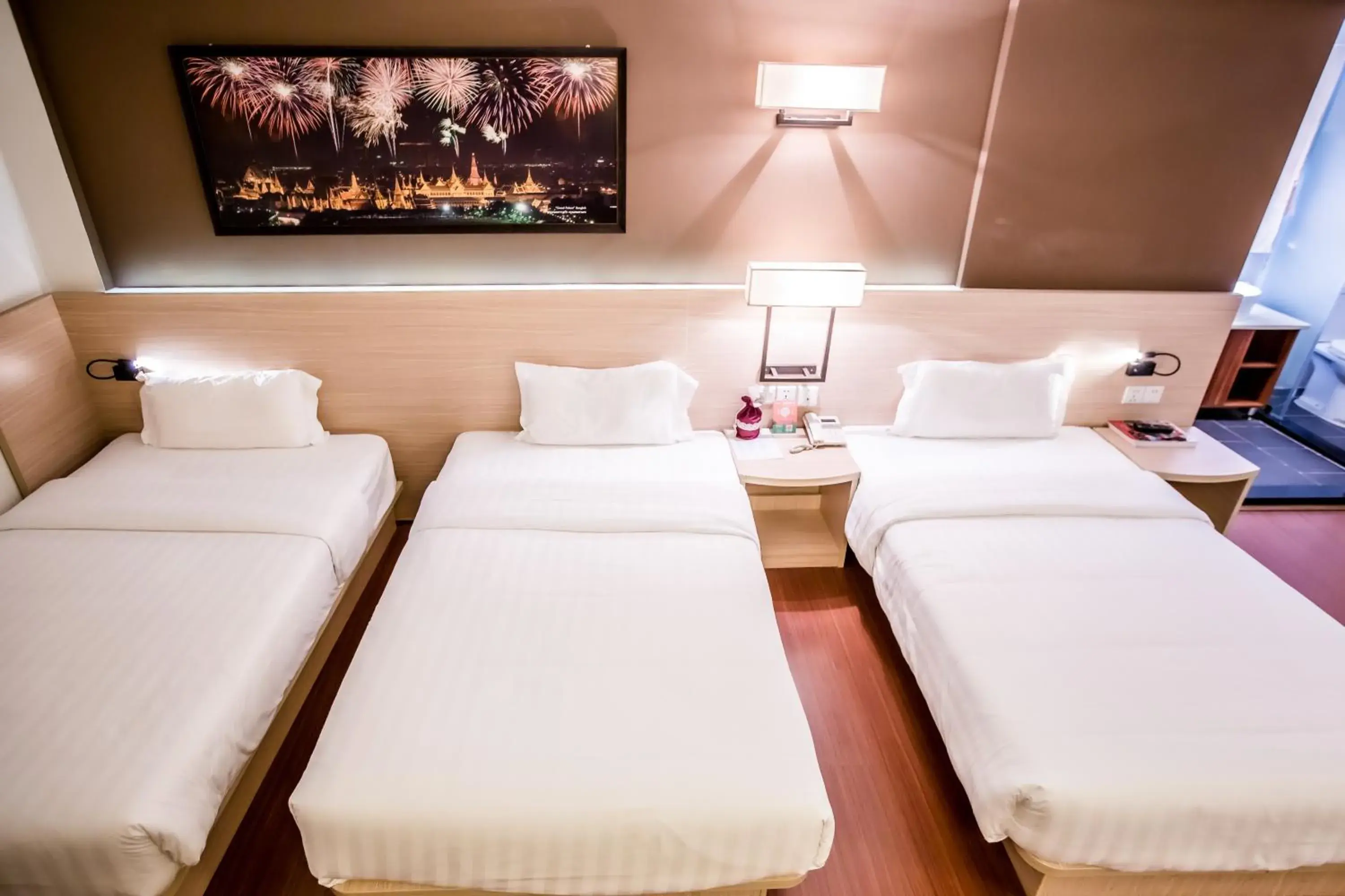 Standard Family Room in Chiang Roi 7 Days Inn Standard Family Room in Chiang Roi 7 Days Inn