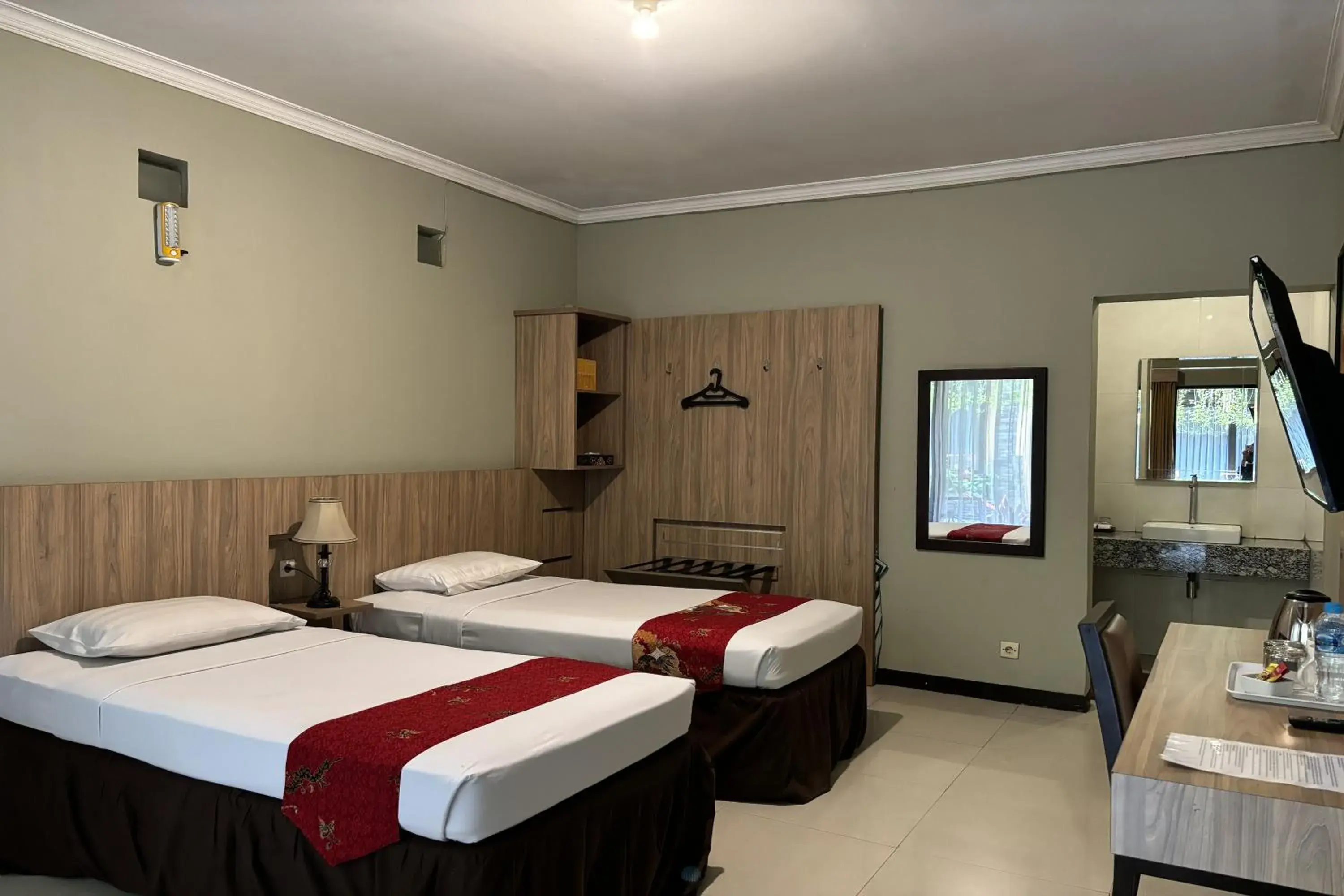 Deluxe Twin Room in Hotel Pesona Bamboe Lembang Deluxe Twin Room in Hotel Pesona Bamboe Lembang