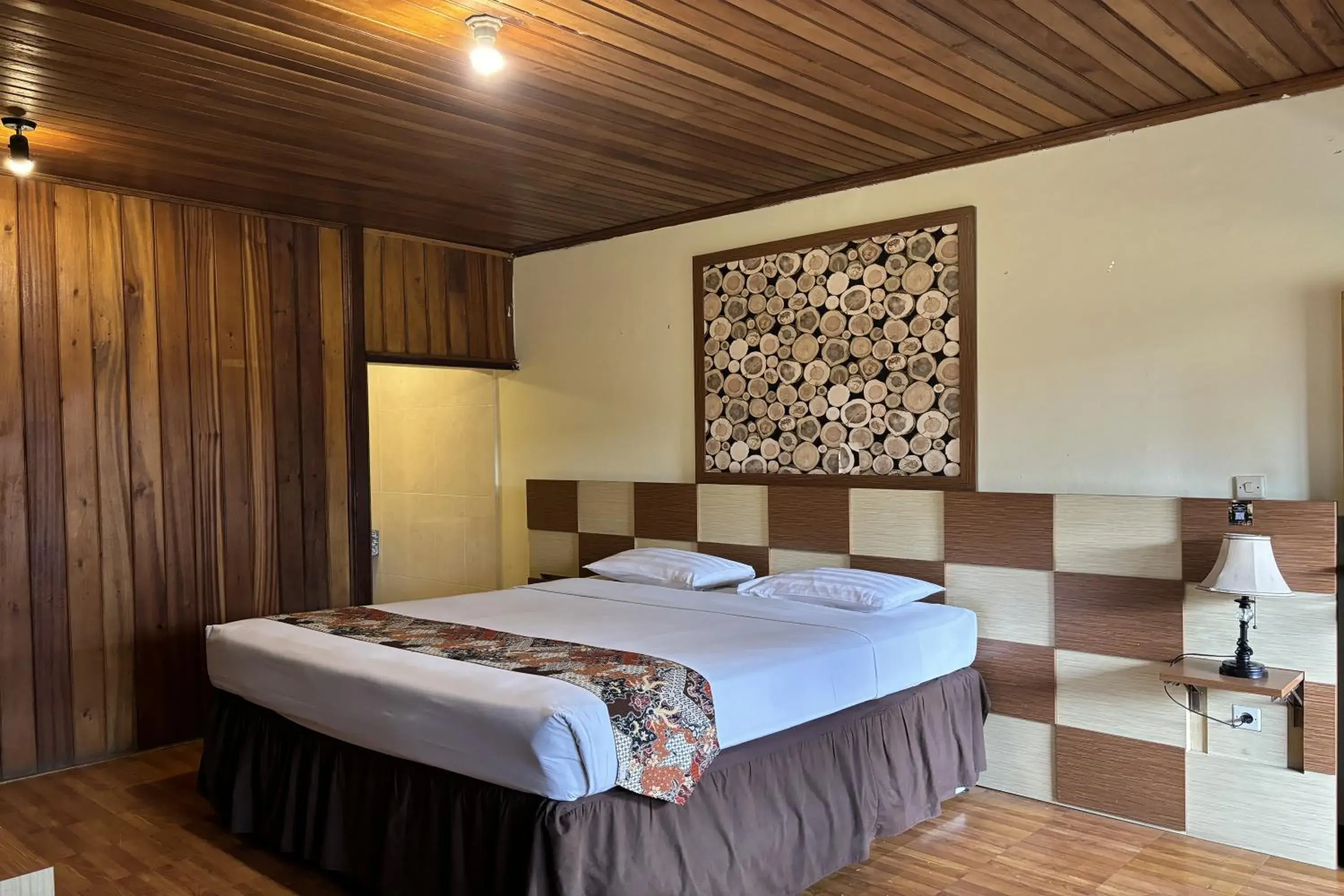 King Room with Pool View in Hotel Pesona Bamboe Lembang King Room with Pool View in Hotel Pesona Bamboe Lembang