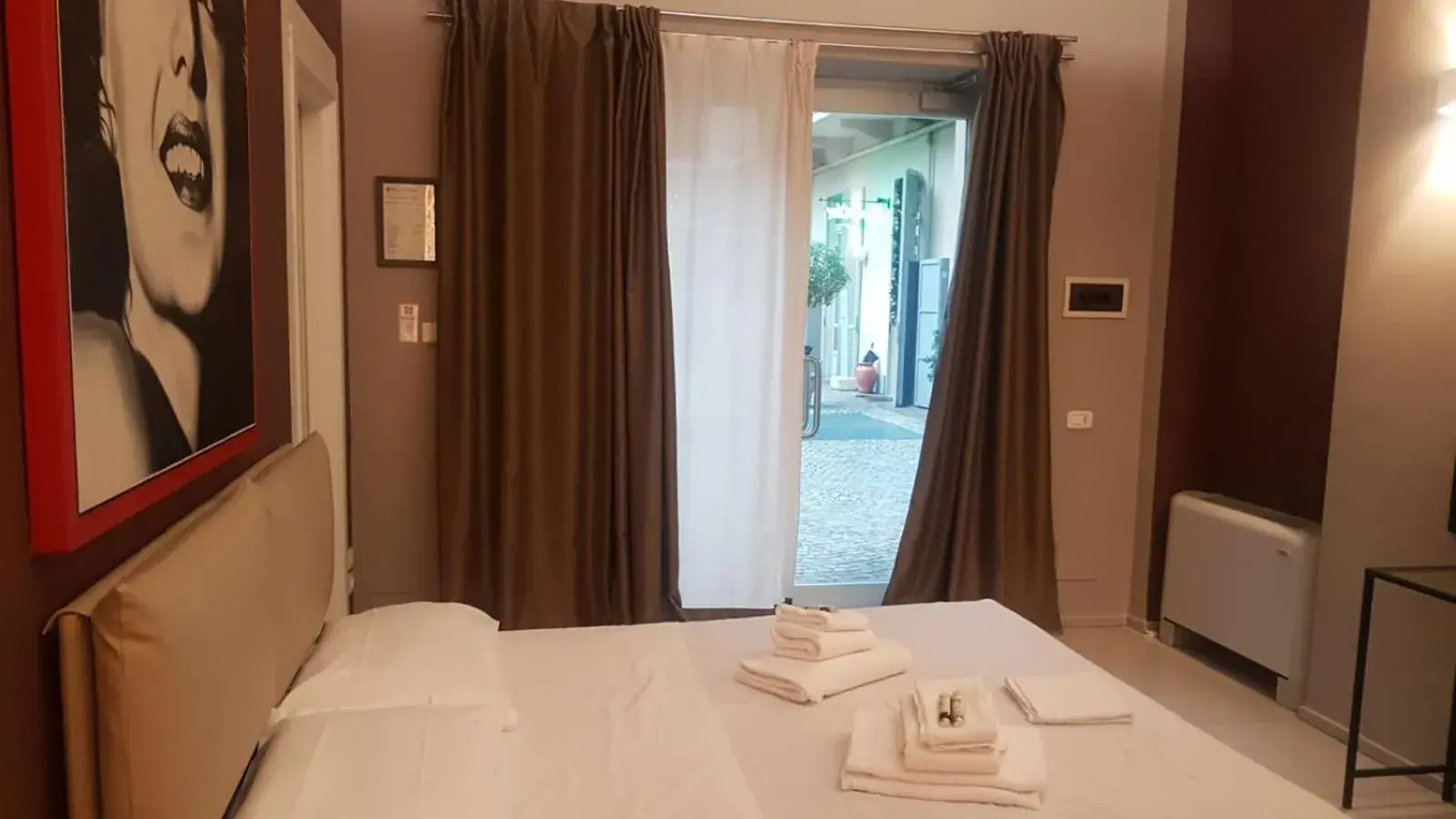 Double or Twin Room - single occupancy in Santa Giulia Hotel e Residence Torino Double or Twin Room - single occupancy in Santa Giulia Hotel e Residence Torino