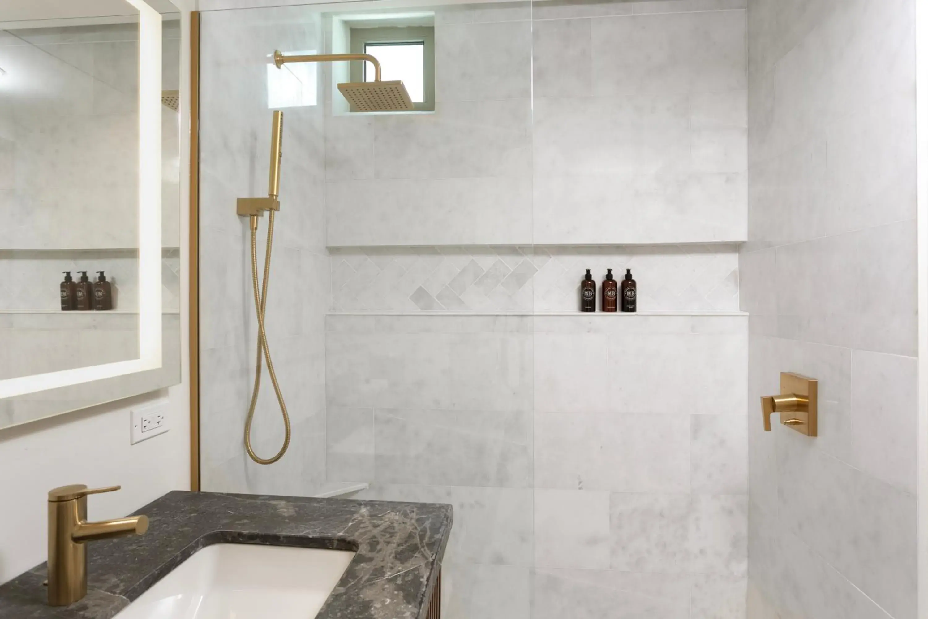 Standard Queen Room in Alma San Juan Standard Queen Room in Alma San Juan