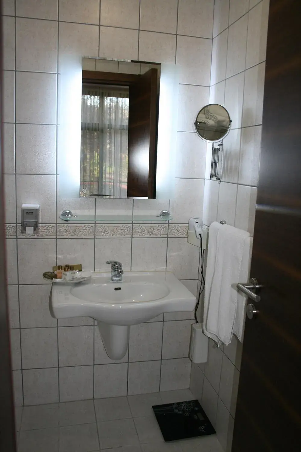 Triple Room with Garden View in Nysa Hotel Triple Room with Garden View in Nysa Hotel