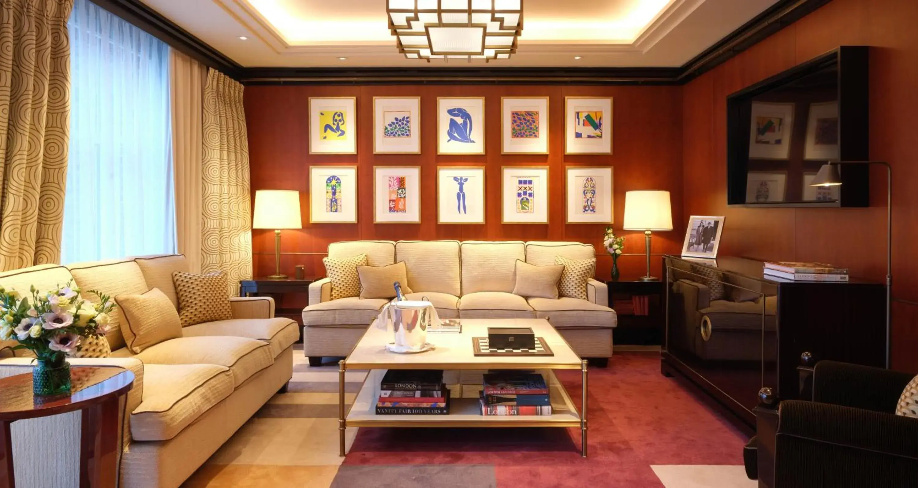 One-Bedroom Mayfair Suite in The Beaumont Mayfair One-Bedroom Mayfair Suite in The Beaumont Mayfair