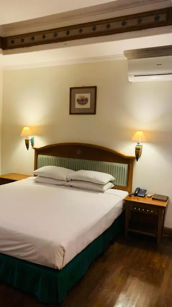 Superior King Room in Kresna Hotel Superior King Room in Kresna Hotel