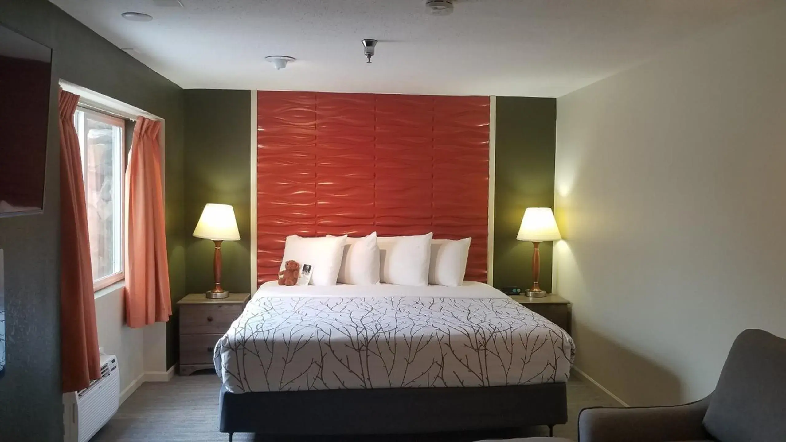 King Room in Roosevelt Inn Mount Rushmore King Room in Roosevelt Inn Mount Rushmore