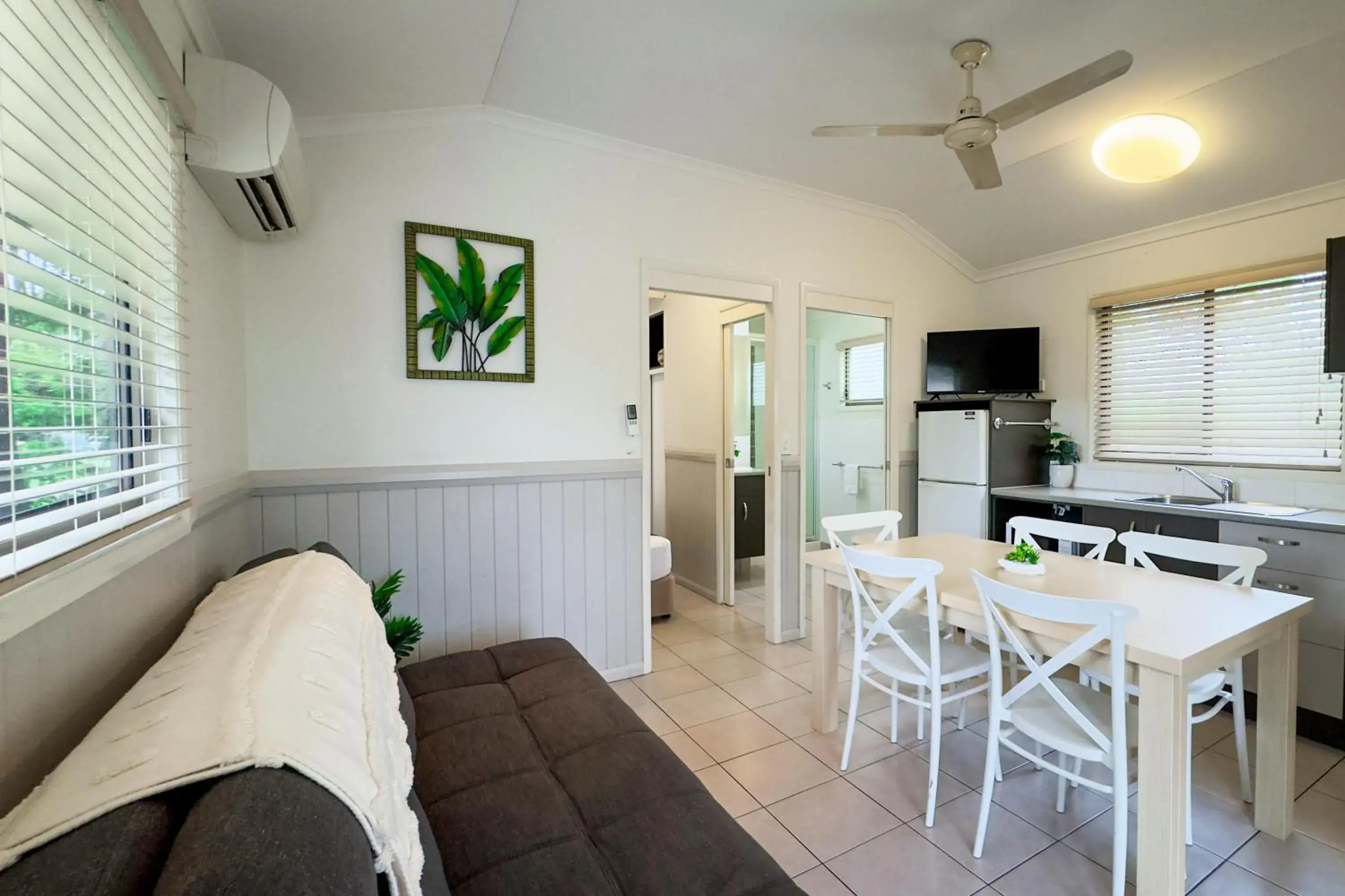 2 Bedroom Deluxe Villa (2BR) in BIG4 Tasman Holiday Parks - Rowes Bay 2 Bedroom Deluxe Villa (2BR) in BIG4 Tasman Holiday Parks - Rowes Bay