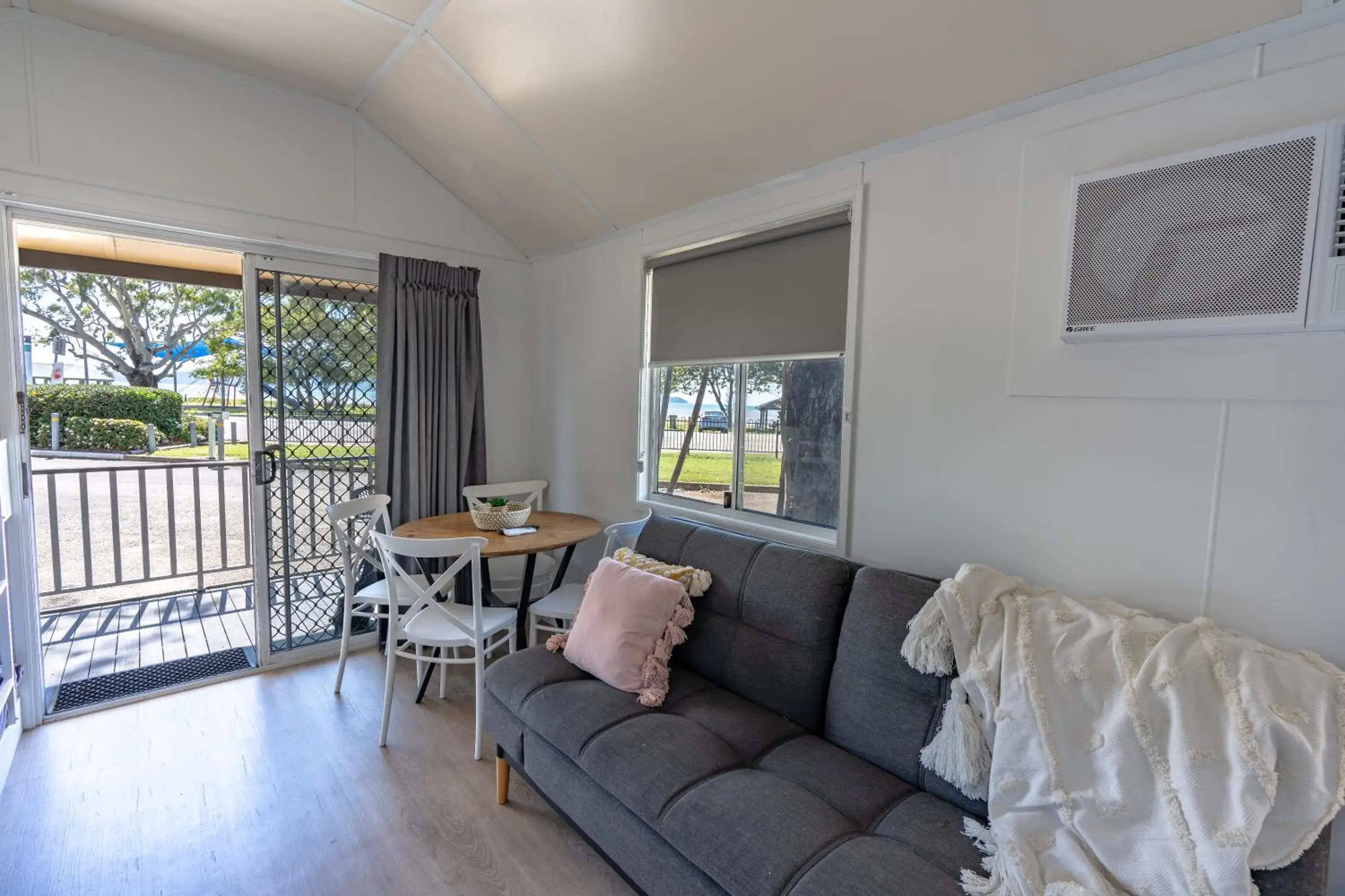 Studio Oceanview Villa in BIG4 Tasman Holiday Parks - Rowes Bay Studio Oceanview Villa in BIG4 Tasman Holiday Parks - Rowes Bay
