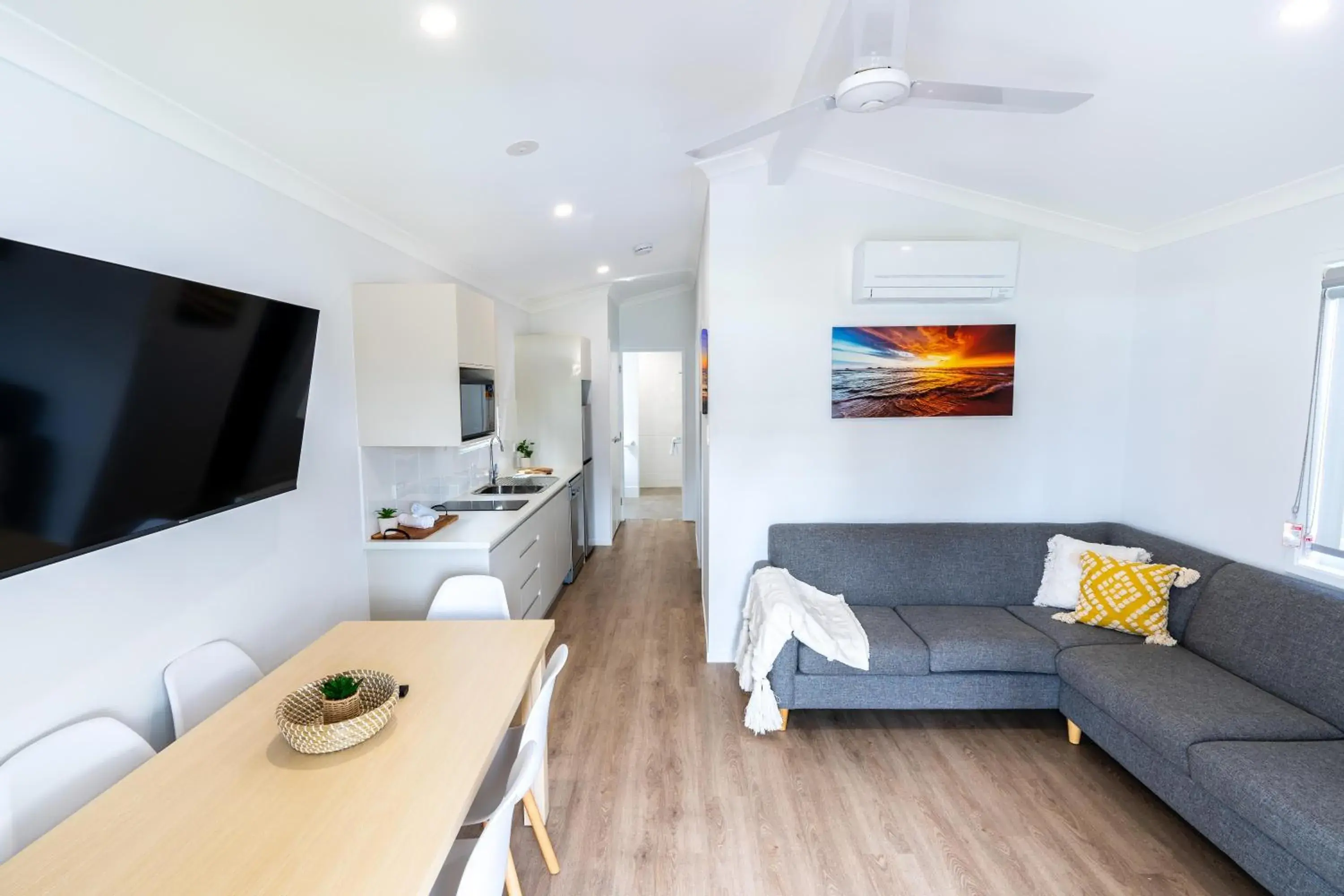 2 Bedroom Deluxe Oceanview Villa in BIG4 Tasman Holiday Parks - Rowes Bay 2 Bedroom Deluxe Oceanview Villa in BIG4 Tasman Holiday Parks - Rowes Bay