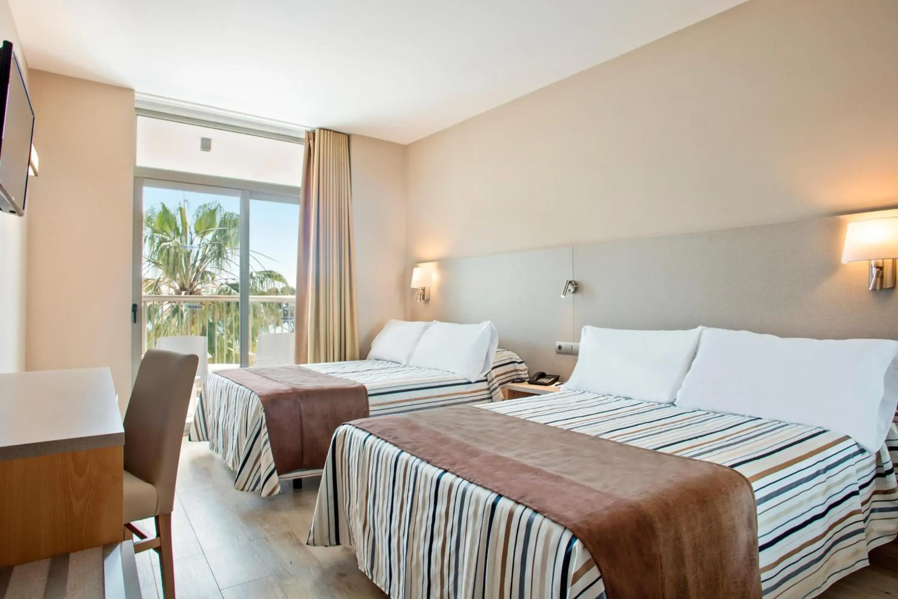 Double Room with Pool View (2 Adults) in Hotel Best Cambrils Double Room with Pool View (2 Adults) in Hotel Best Cambrils