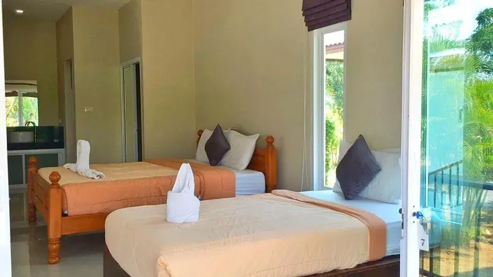 Triple Room with Private Bathroom in KP Mountain Beach Triple Room with Private Bathroom in KP Mountain Beach