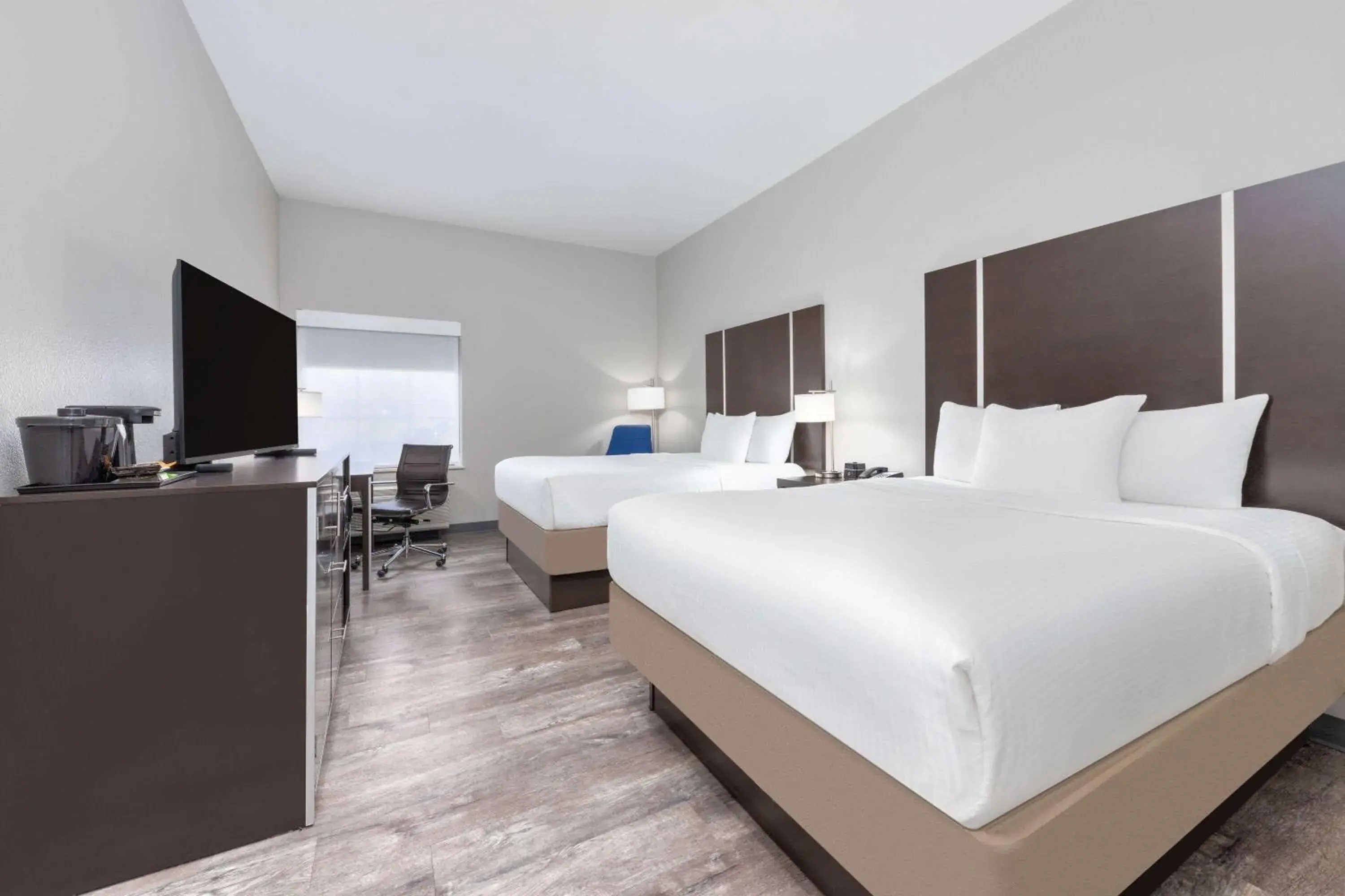 Queen Room with Two Queen Beds - Non-Smoking in La Quinta by Wyndham Tyler - University Area Queen Room with Two Queen Beds - Non-Smoking in La Quinta by Wyndham Tyler - University Area