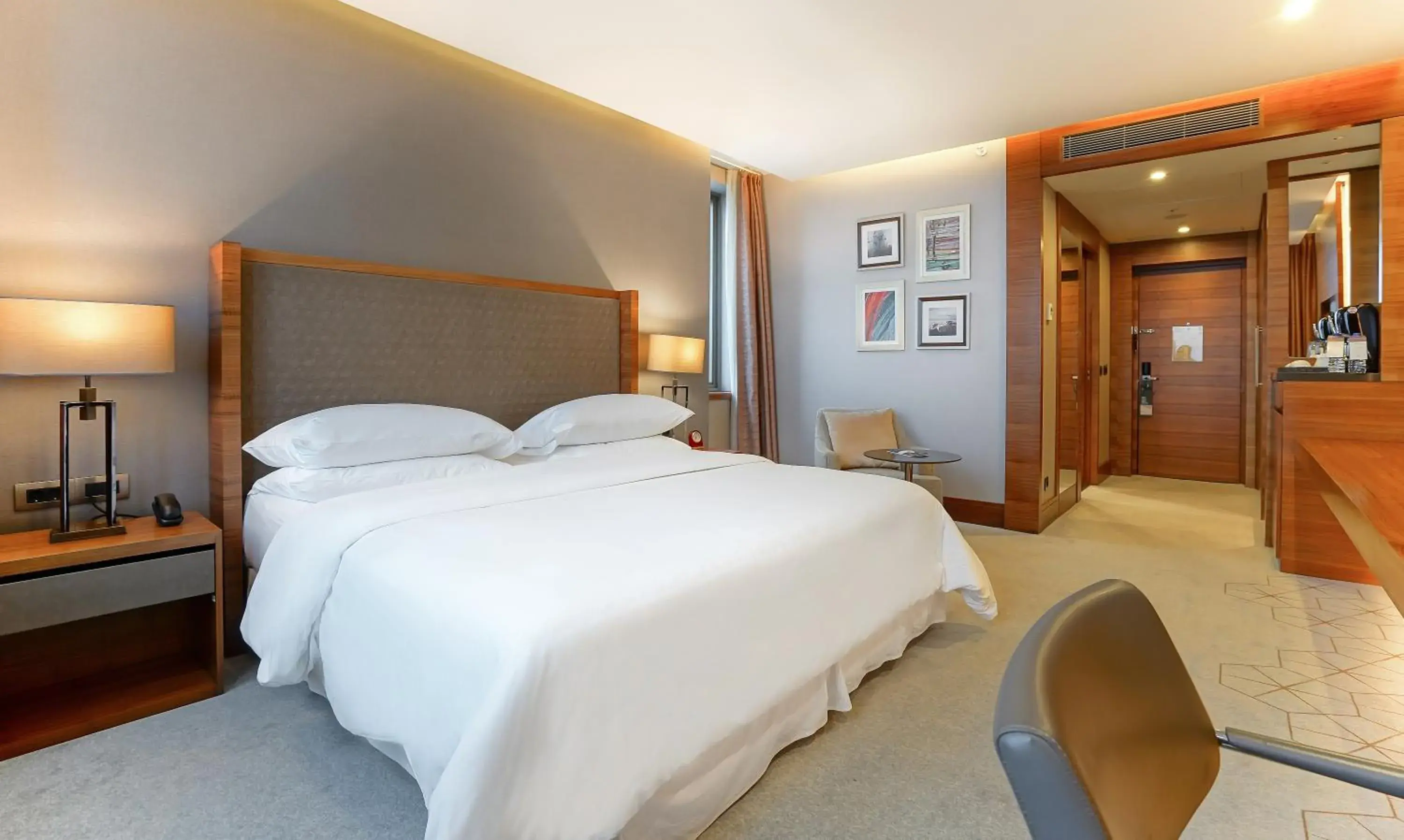 Junior Deluxe, Guest room, King, Harbor view in Sheraton Grand Samsun Hotel Junior Deluxe, Guest room, King, Harbor view in Sheraton Grand Samsun Hotel