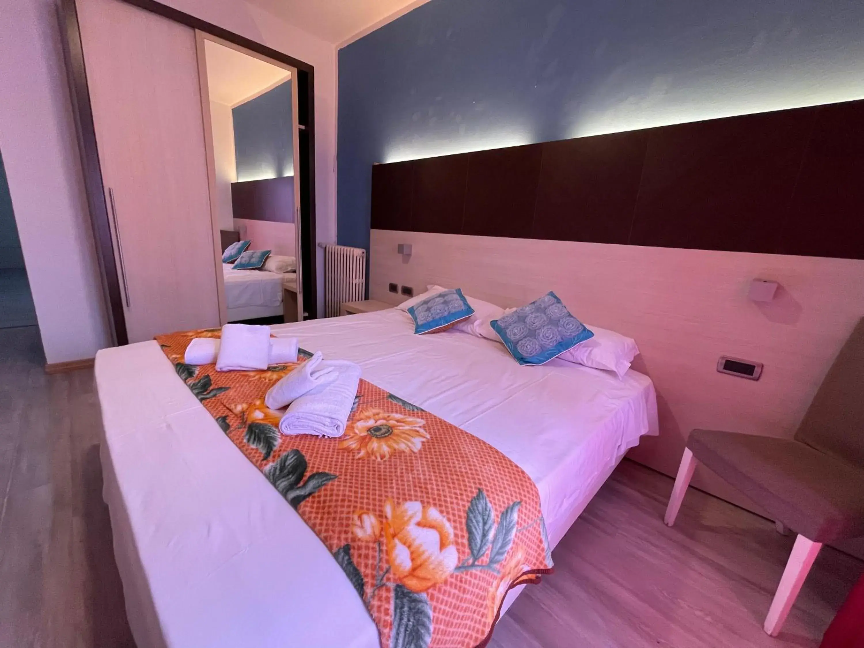 Double Room with Private Bathroom in Hotel & Restaurant San Marco AB Double Room with Private Bathroom in Hotel & Restaurant San Marco AB