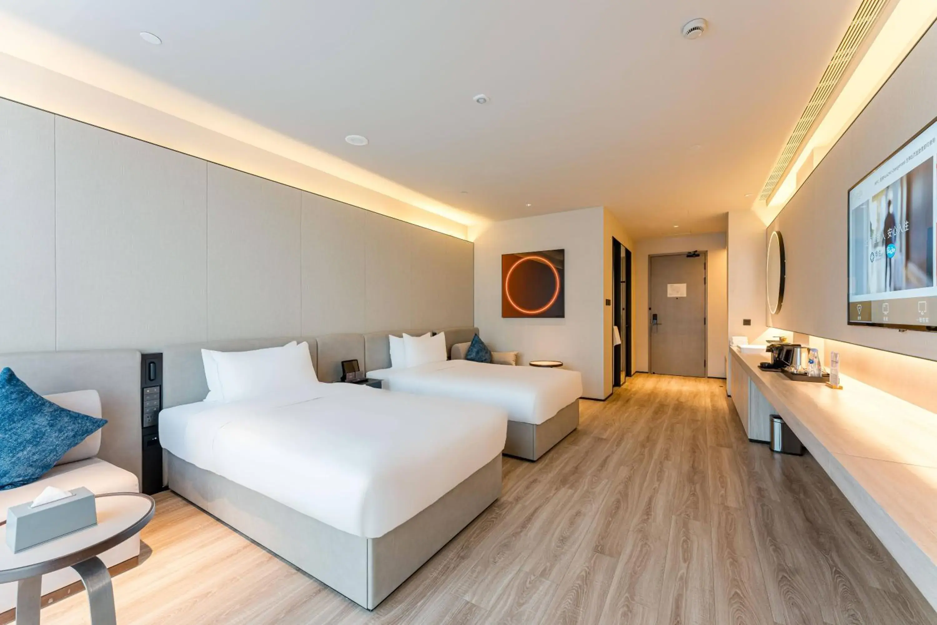 Deluxe Twin Room in Crystal Hotel Shanghai North Sichuan Road on the Bund Deluxe Twin Room in Crystal Hotel Shanghai North Sichuan Road on the Bund