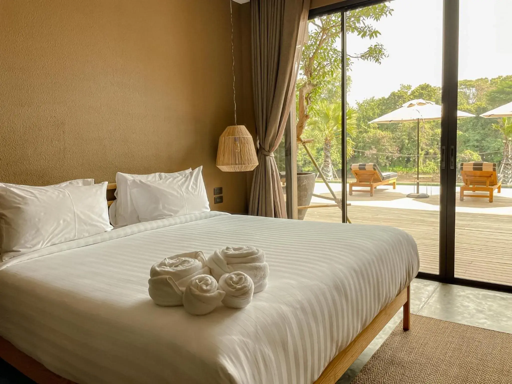 Deluxe King Room in Historykan Kanchanaburi Hotel Deluxe King Room in Historykan Kanchanaburi Hotel