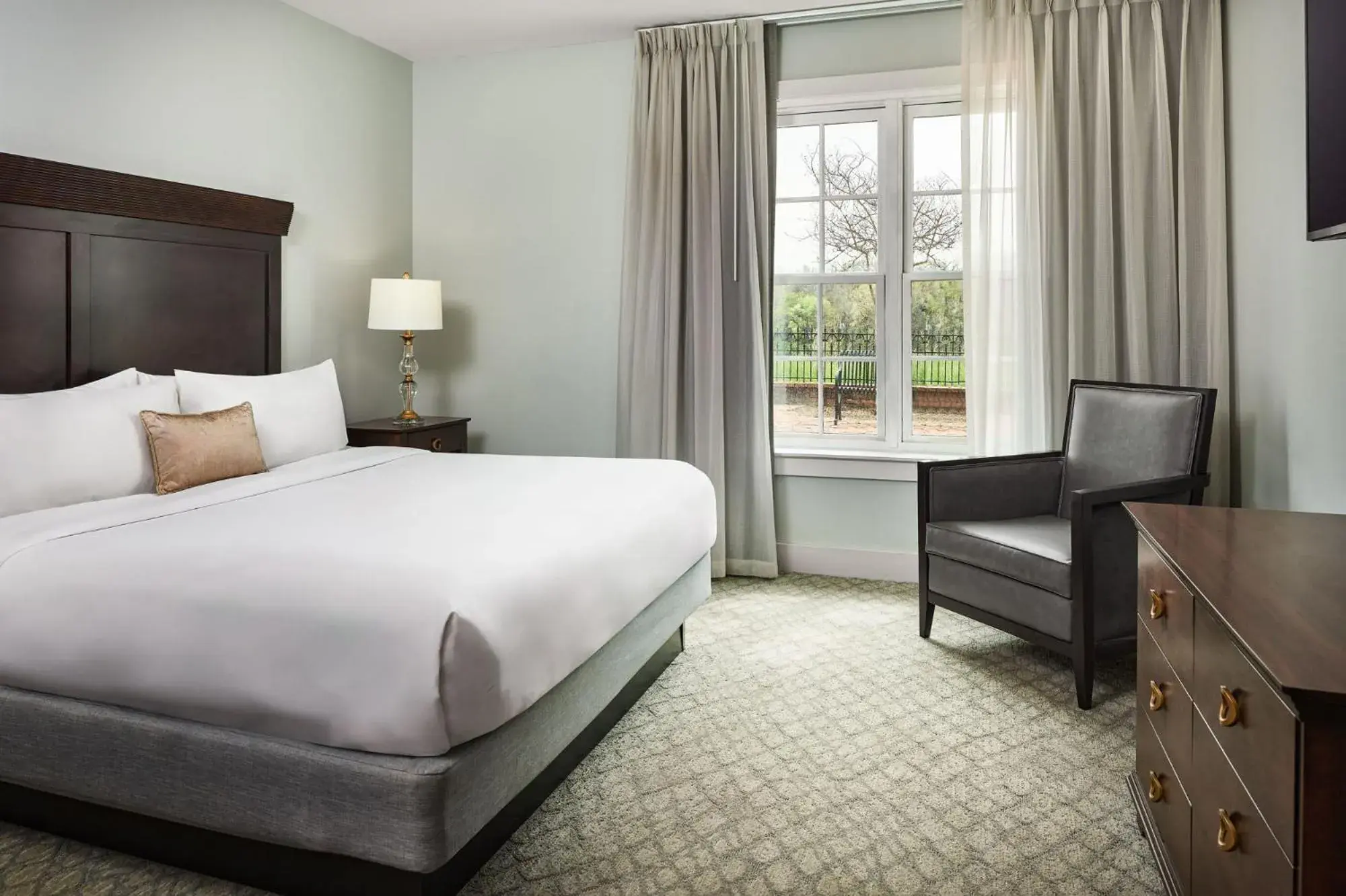 King Room in St James Hotel Selma King Room in St James Hotel Selma