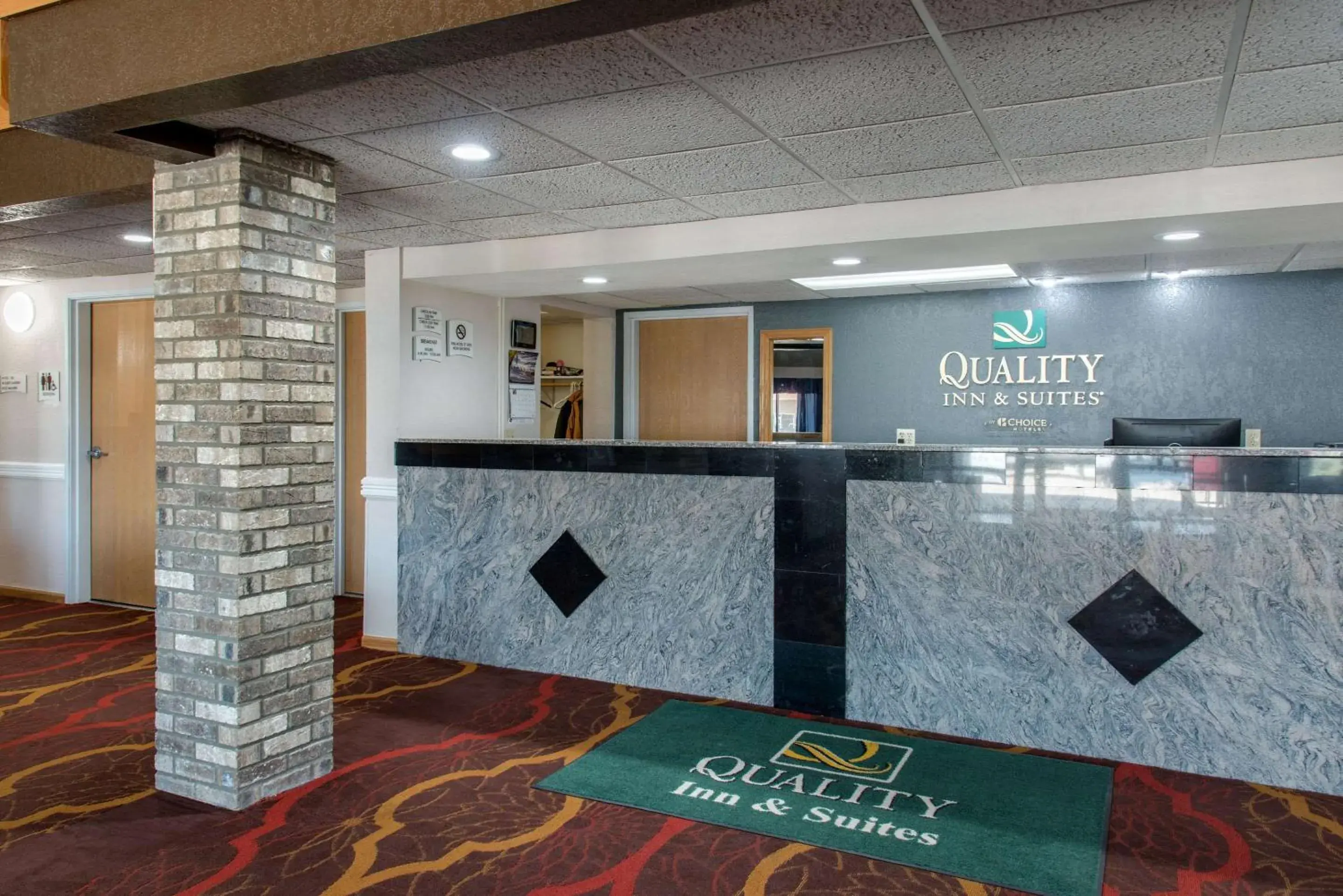 Quality Inn & Suites Quality Inn & Suites
