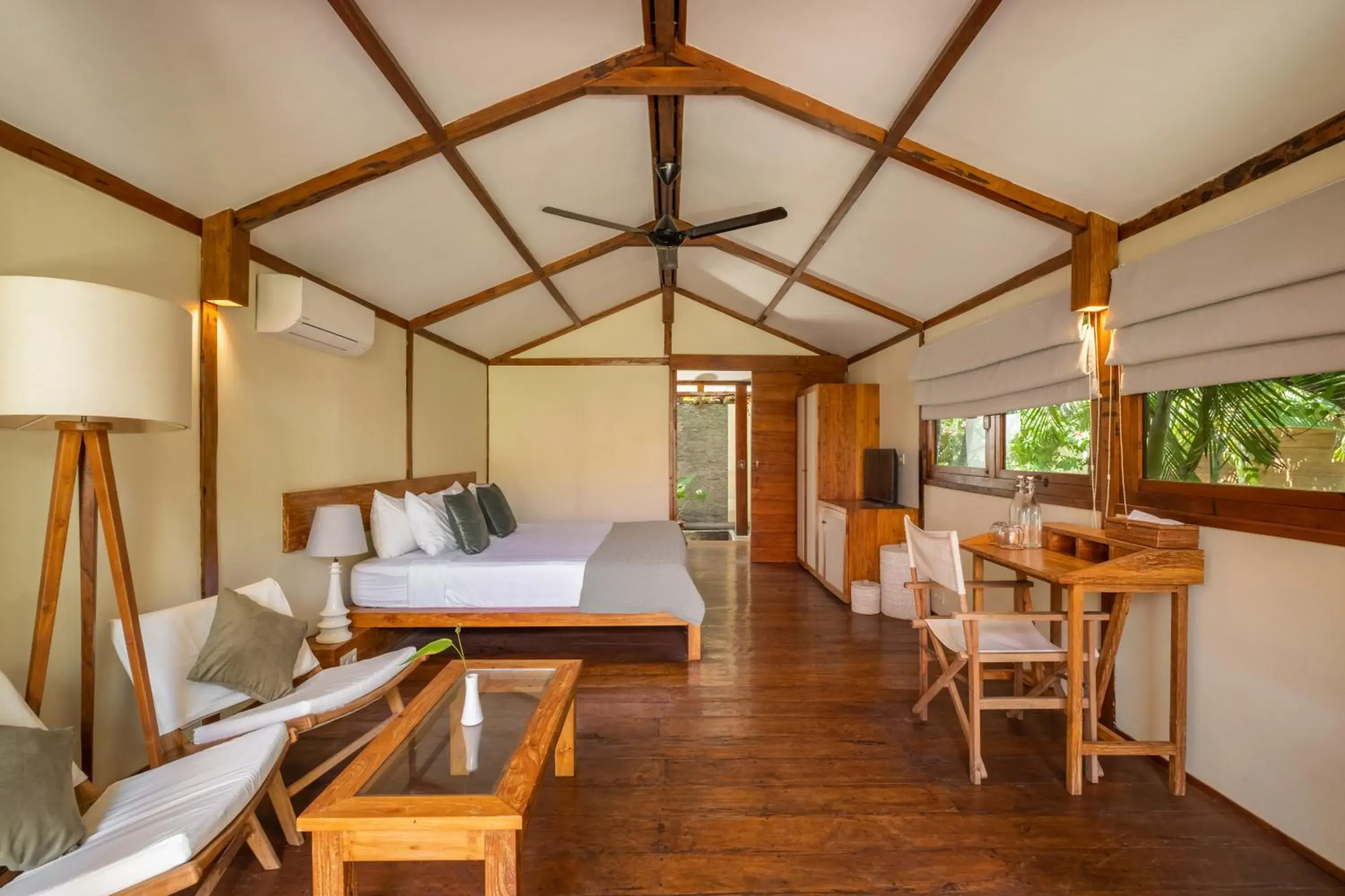 Superior Double Room with Balcony in Gili Teak Beach Front Resort Superior Double Room with Balcony in Gili Teak Beach Front Resort