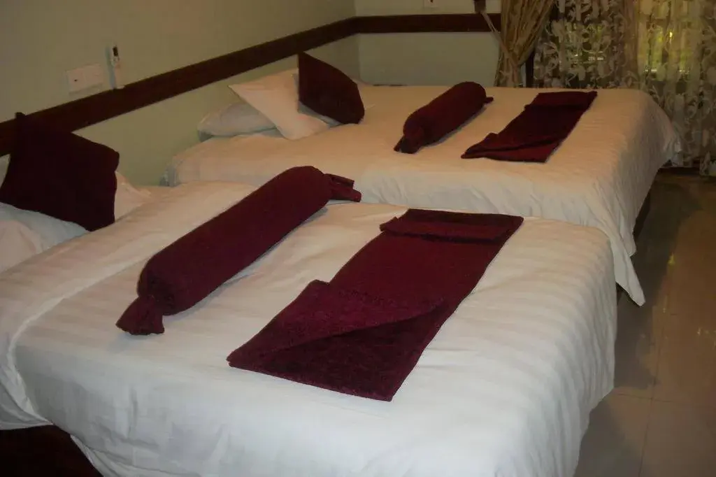 Deluxe Twin Room in The Charity Hotel International Deluxe Twin Room in The Charity Hotel International