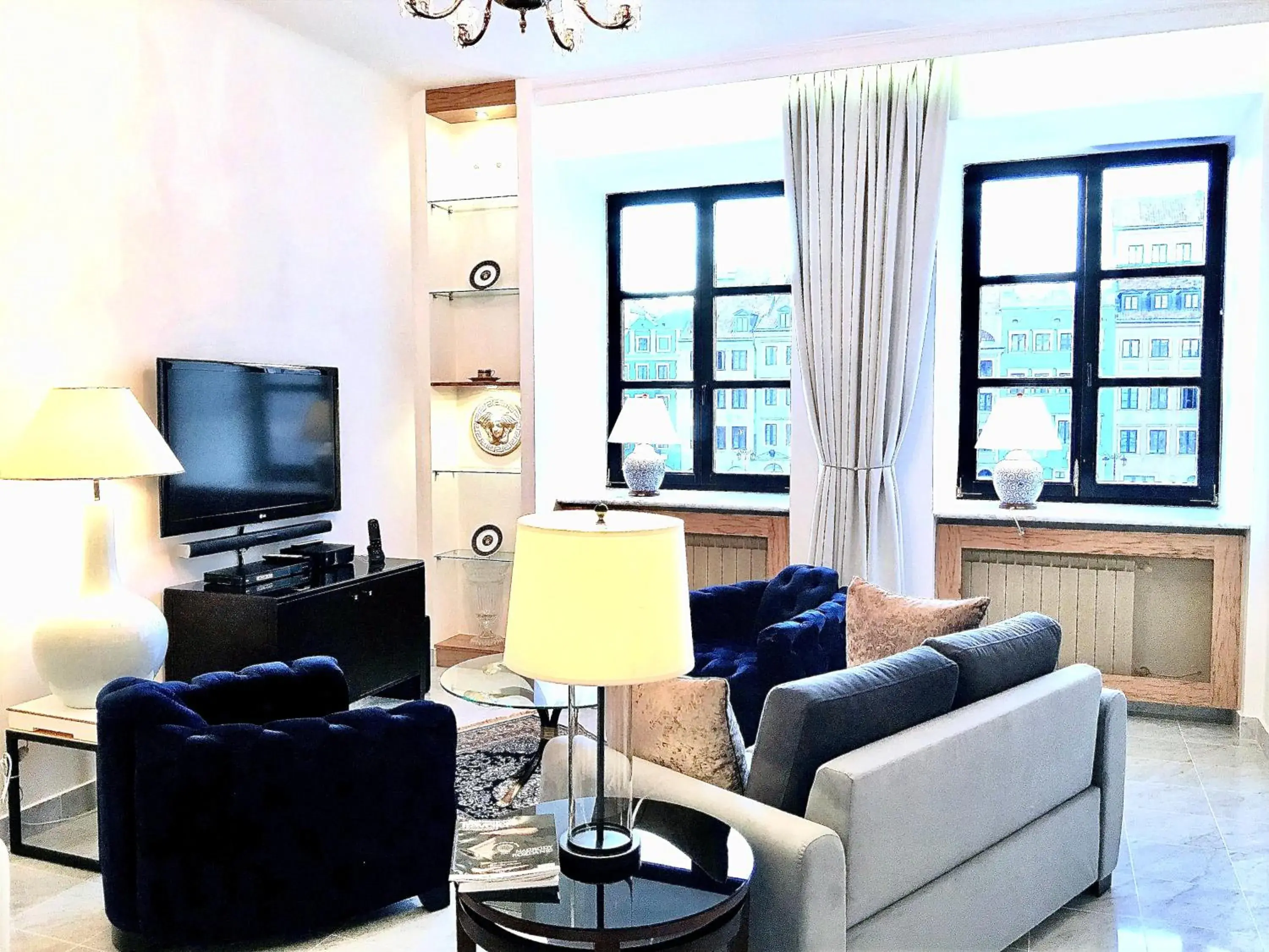 Luxury Deluxe Suite with Market Square view in MONDRIAN Luxury Suites & Apartments Market Square IV Luxury Deluxe Suite with Market Square view in MONDRIAN Luxury Suites & Apartments Market Square IV