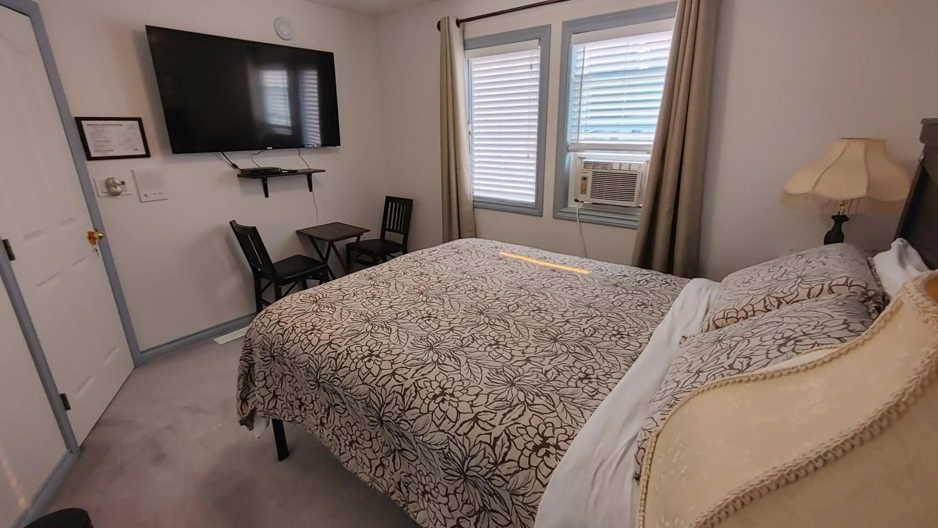 Budget Double Room in Cornerstone Bed and Breakfast Budget Double Room in Cornerstone Bed and Breakfast