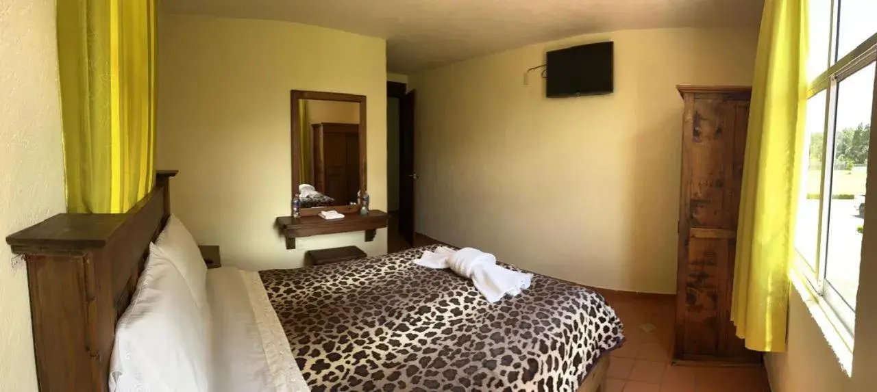 Double Room with Garden View - single occupancy in Hotel Renacer Double Room with Garden View - single occupancy in Hotel Renacer