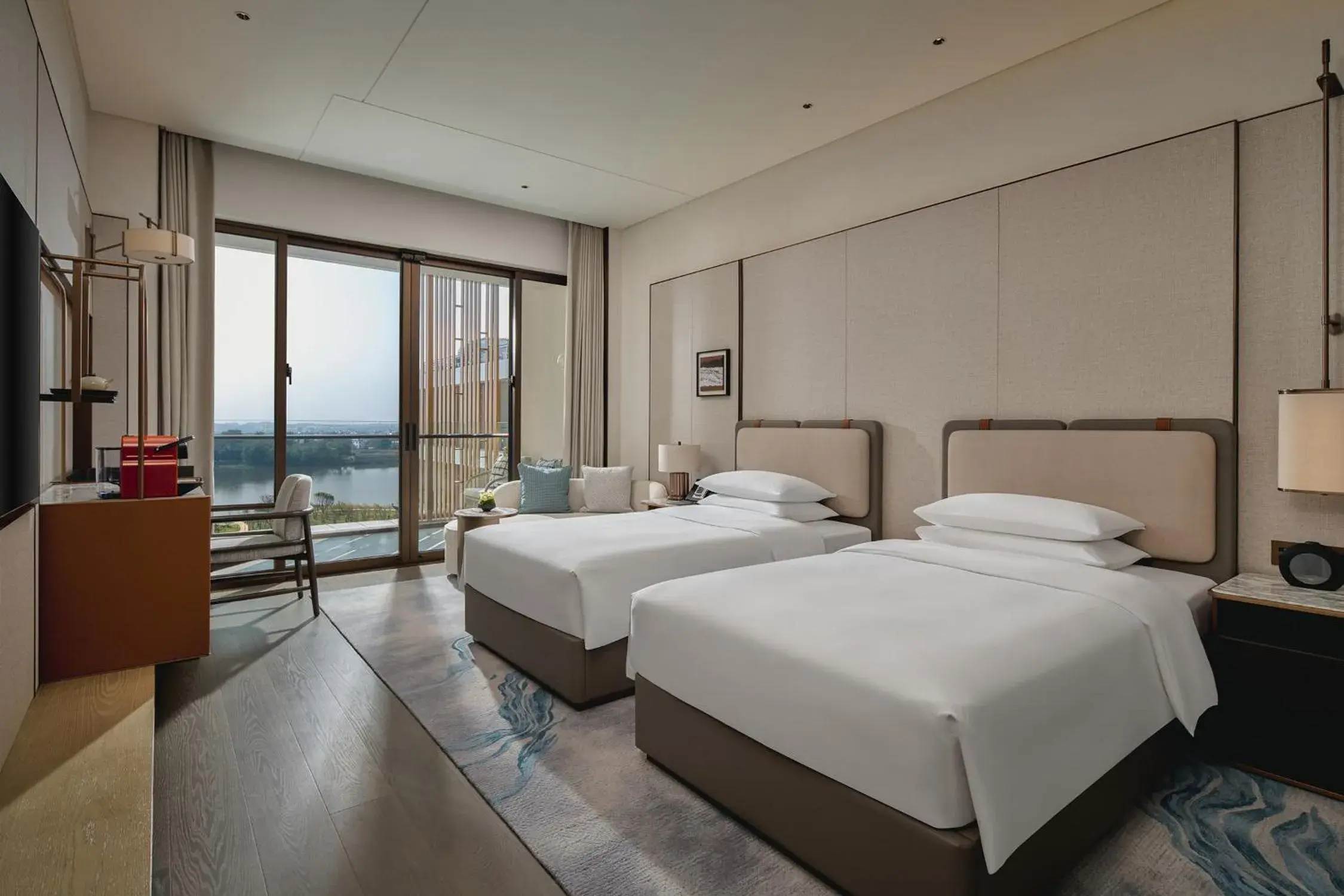 Deluxe Twin Room with River View in Hyatt Regency Huangshan Hengjiangwan Deluxe Twin Room with River View in Hyatt Regency Huangshan Hengjiangwan