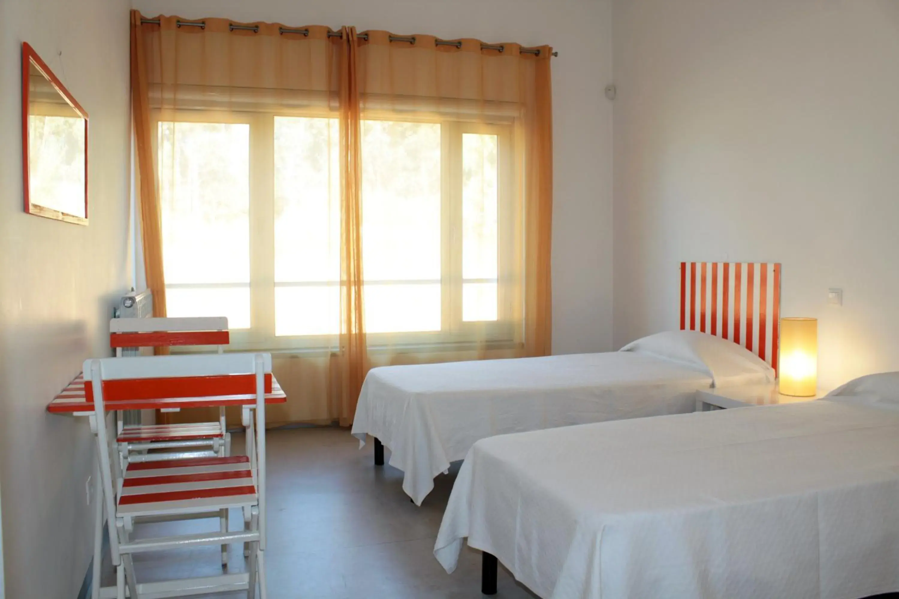 Twin Room with Private Bathroom in Hi Espinho - Pousada de Juventude Twin Room with Private Bathroom in Hi Espinho - Pousada de Juventude