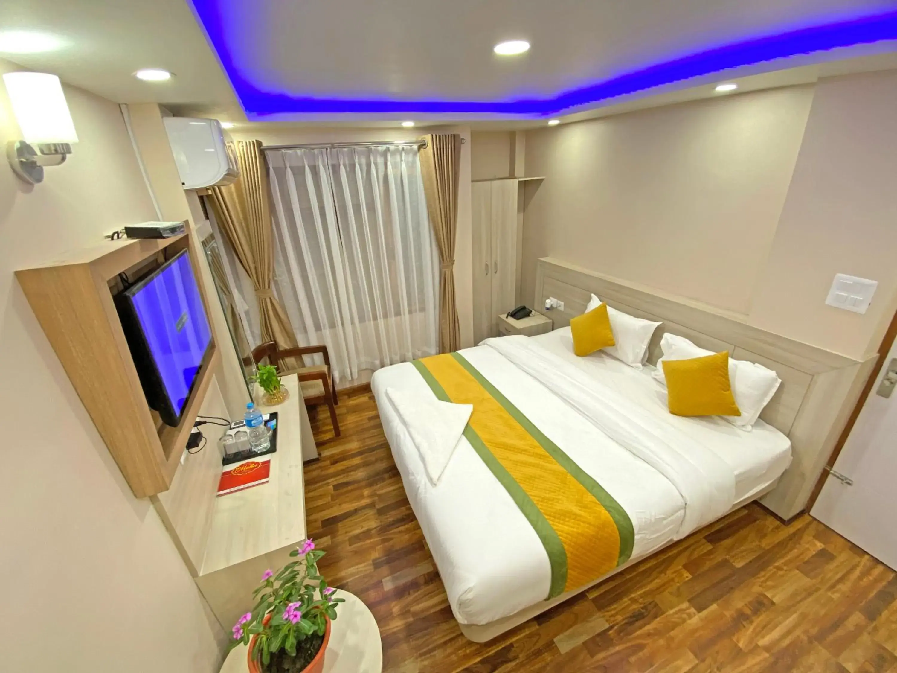 Superior Double Room in Hotel Aaradhya Superior Double Room in Hotel Aaradhya