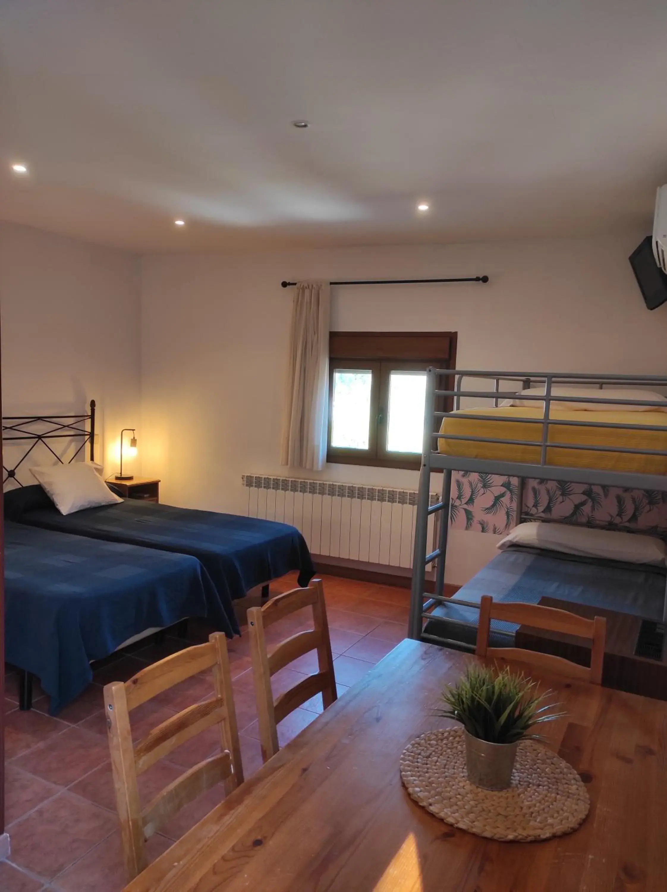 Quadruple Room in Hotel Rural El Arca de Noé Quadruple Room in Hotel Rural El Arca de Noé