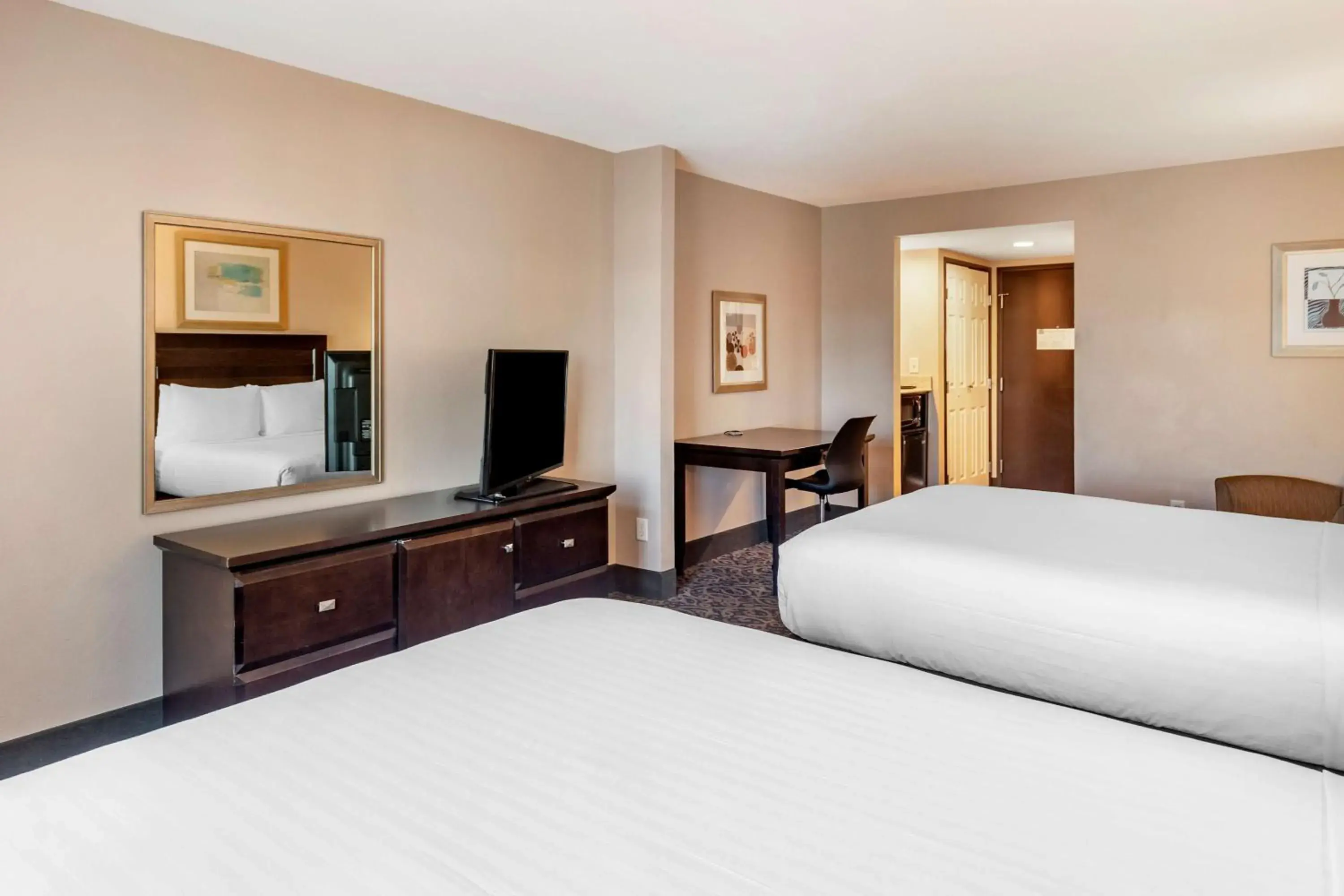 Queen Room with Two Queen Beds - Non Smoking in Best Western Plus Las Vegas South Henderson Queen Room with Two Queen Beds - Non Smoking in Best Western Plus Las Vegas South Henderson