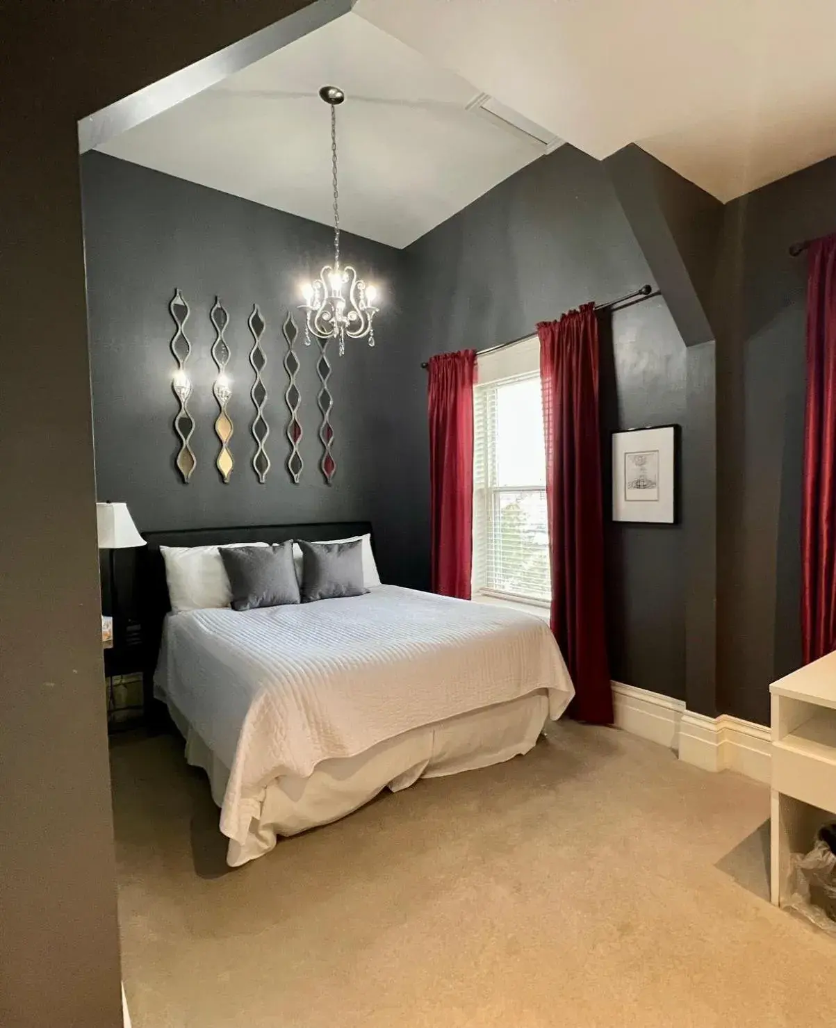 Suite in The Mount Vernon Inn Suite in The Mount Vernon Inn