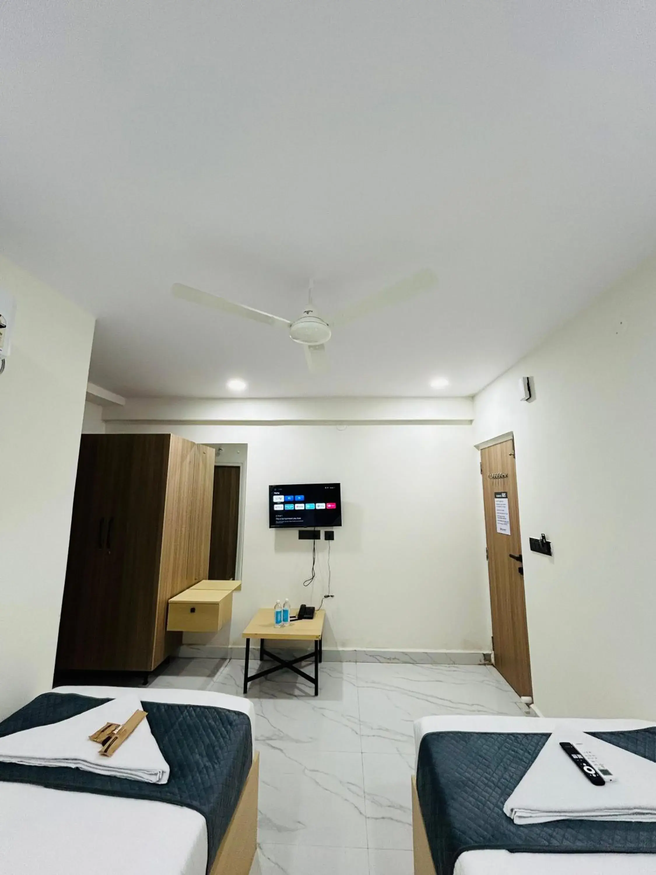 Twin Room - single occupancy in Wildwings Premium Madhapur Twin Room - single occupancy in Wildwings Premium Madhapur