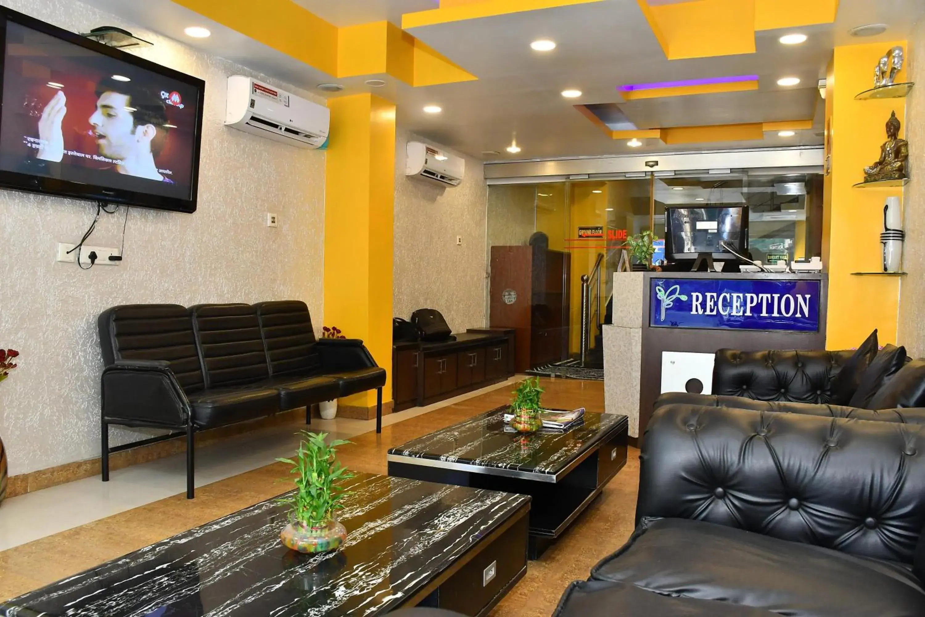 Superior King Room - single occupancy in Hotel Chariot Inn Patna Superior King Room - single occupancy in Hotel Chariot Inn Patna