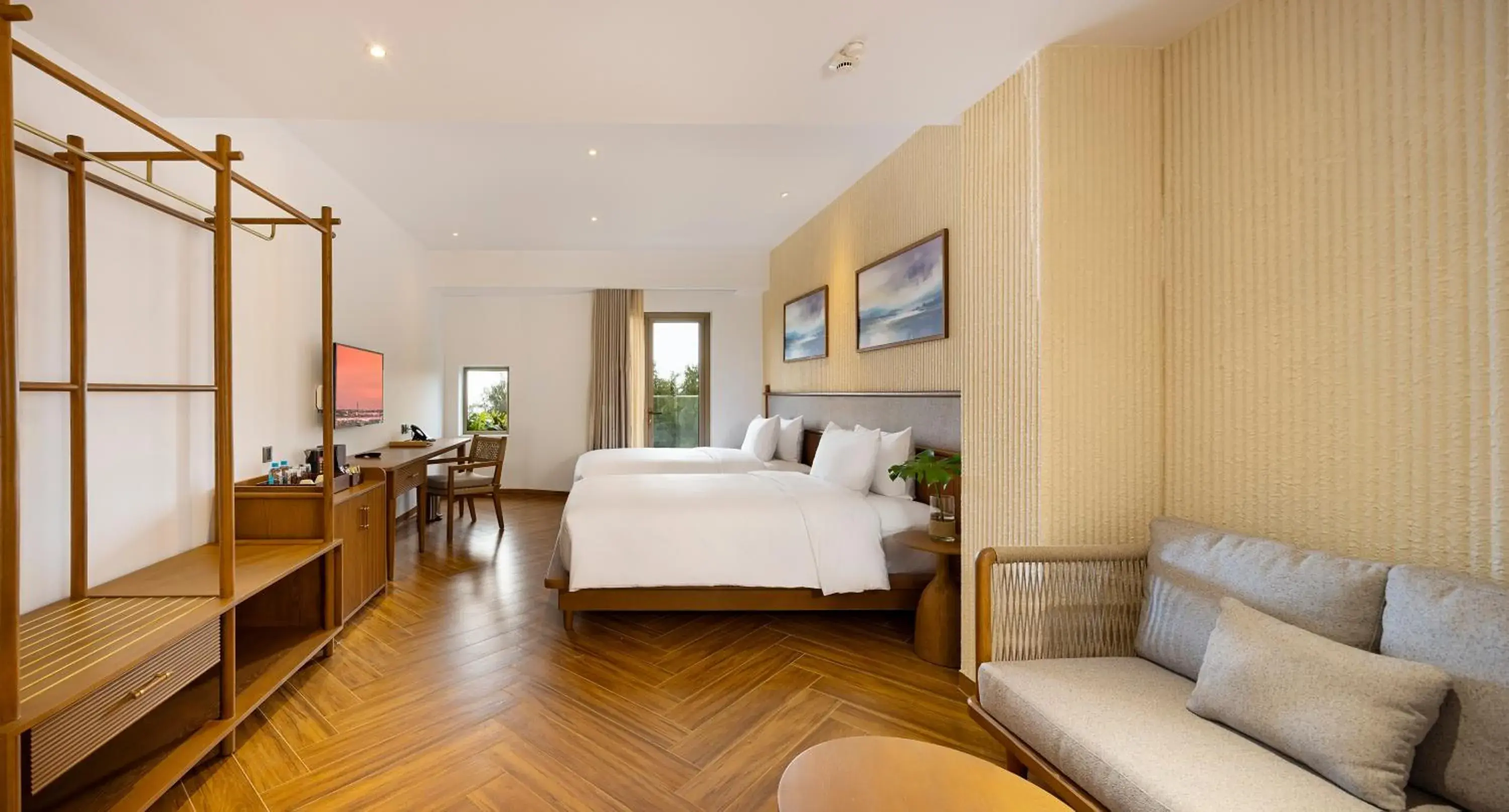 Superior Twin Room in Iconic Long Hai Hotel Superior Twin Room in Iconic Long Hai Hotel