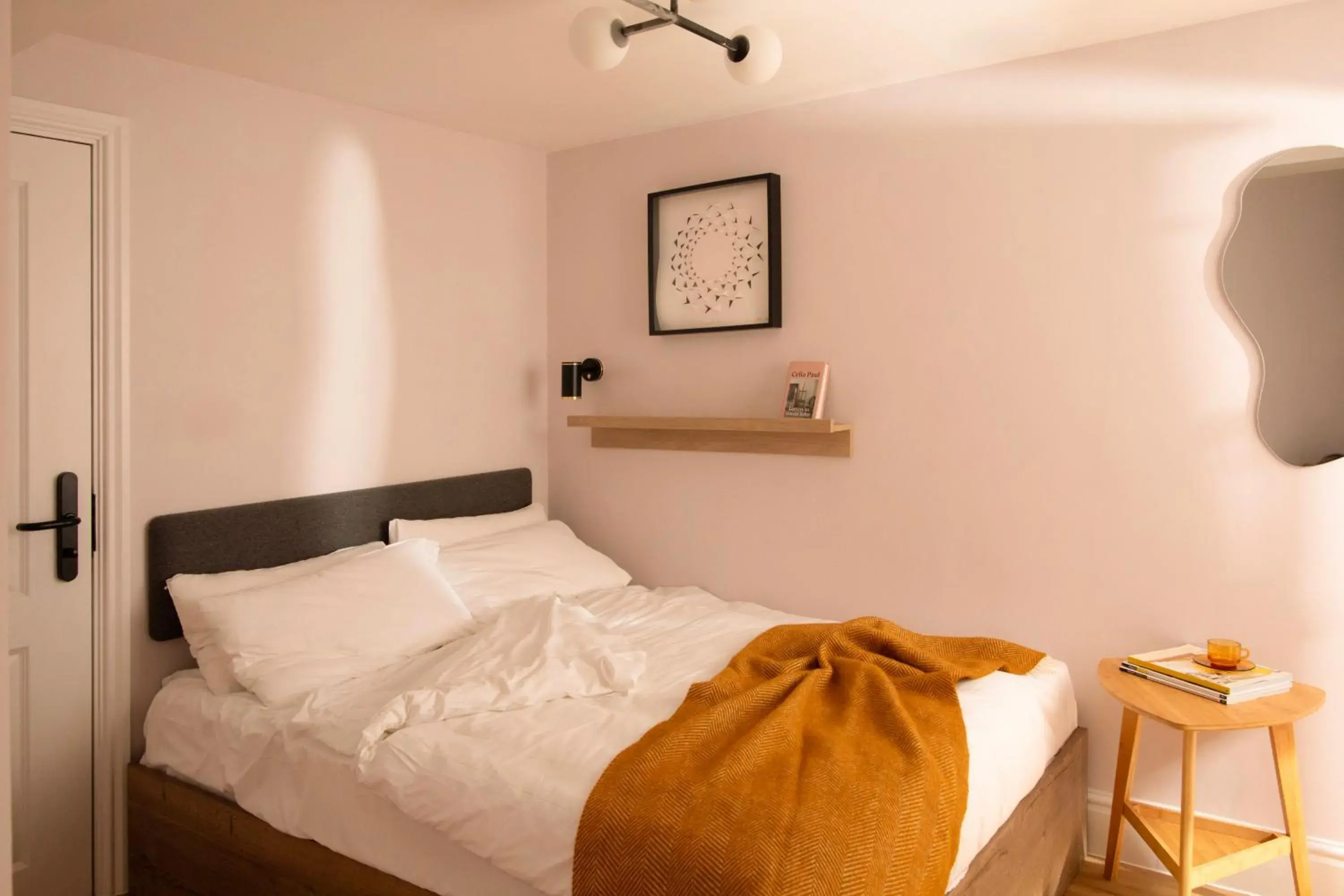 Pocket - Lower Ground in Bob W London Olympia Pocket - Lower Ground in Bob W London Olympia