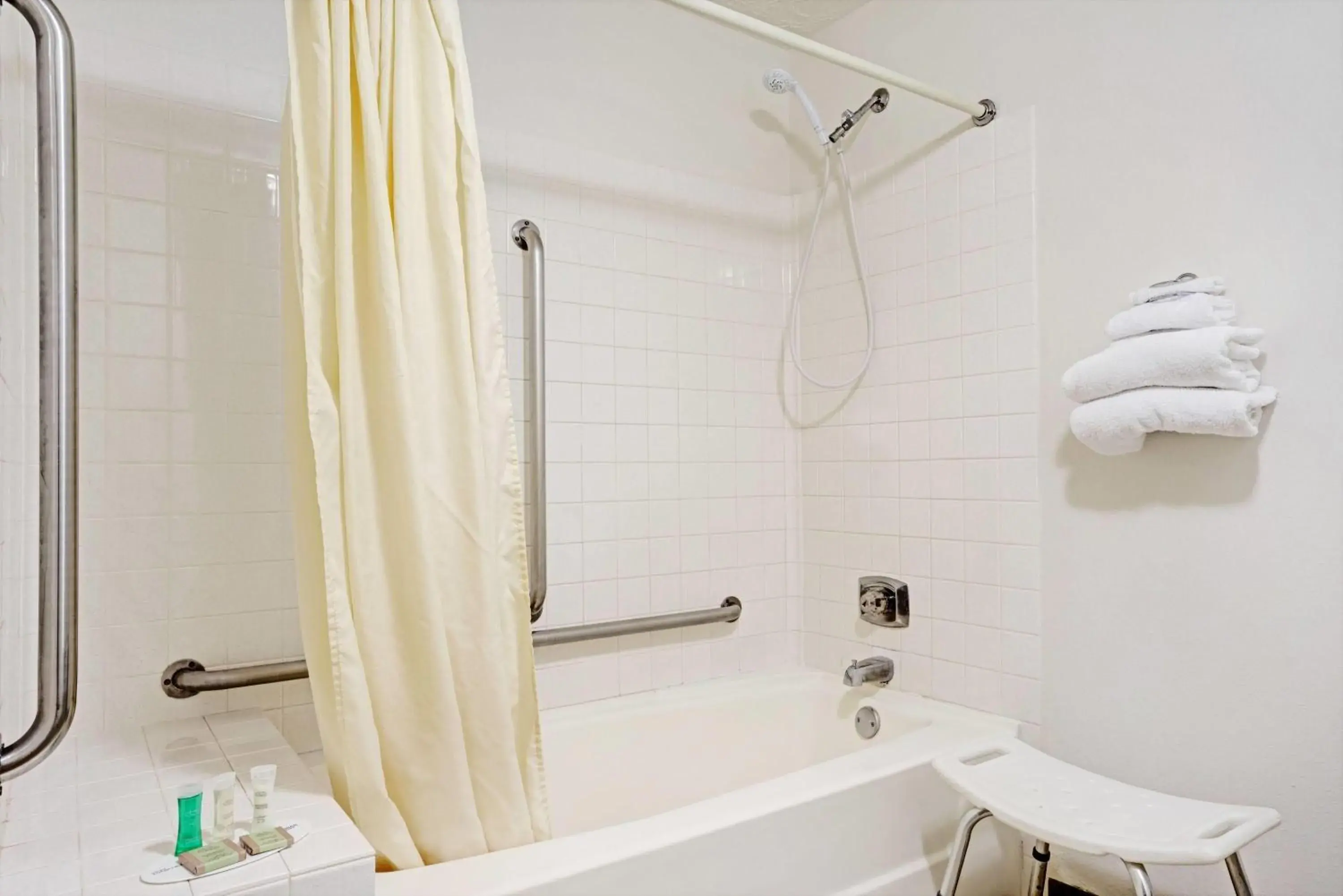 Queen Room - Disability Access/Non-Smoking in Super 8 by Wyndham Chaska Queen Room - Disability Access/Non-Smoking in Super 8 by Wyndham Chaska