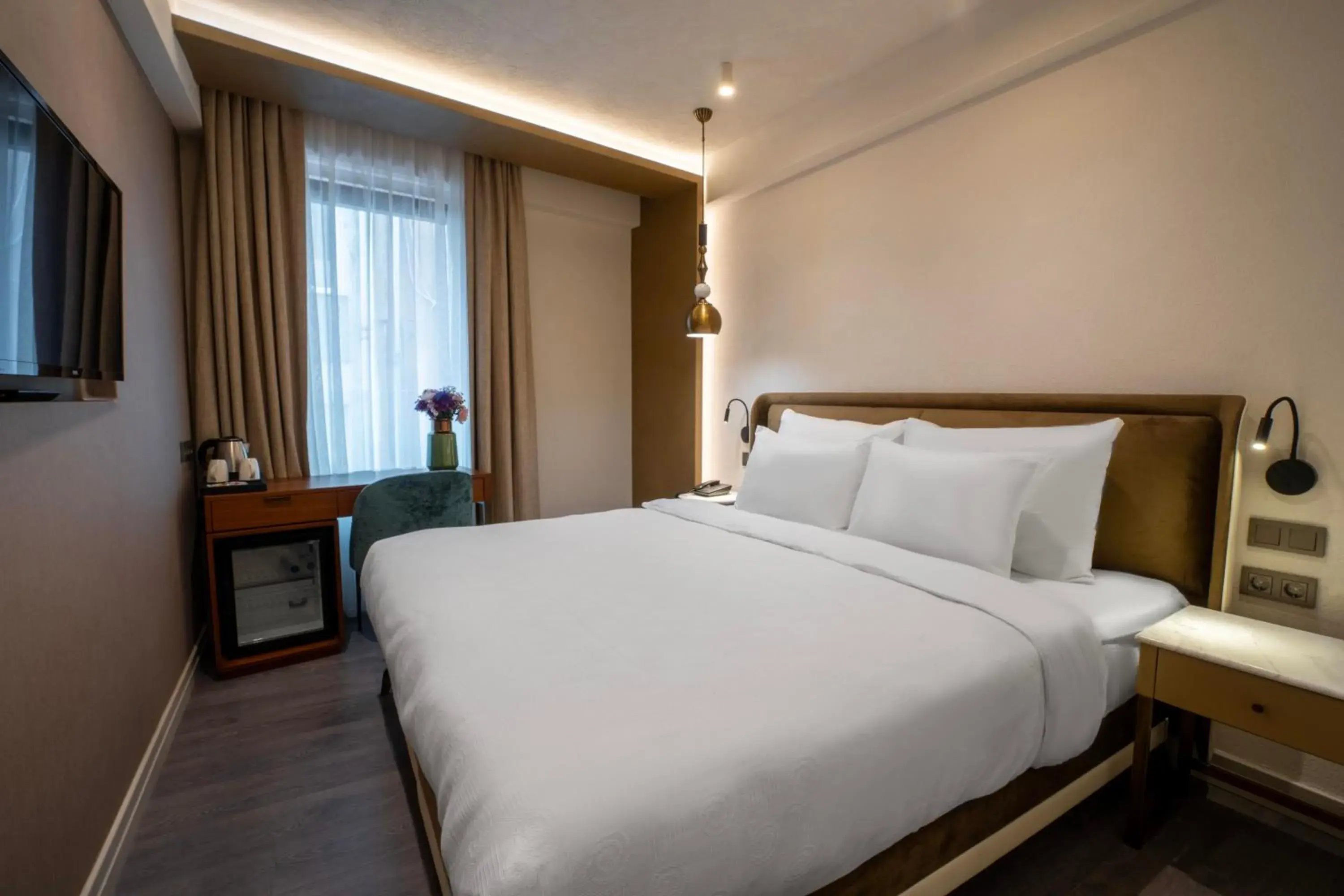 Superior Double Room in Smart and Simple Hotel Karakoy Superior Double Room in Smart and Simple Hotel Karakoy