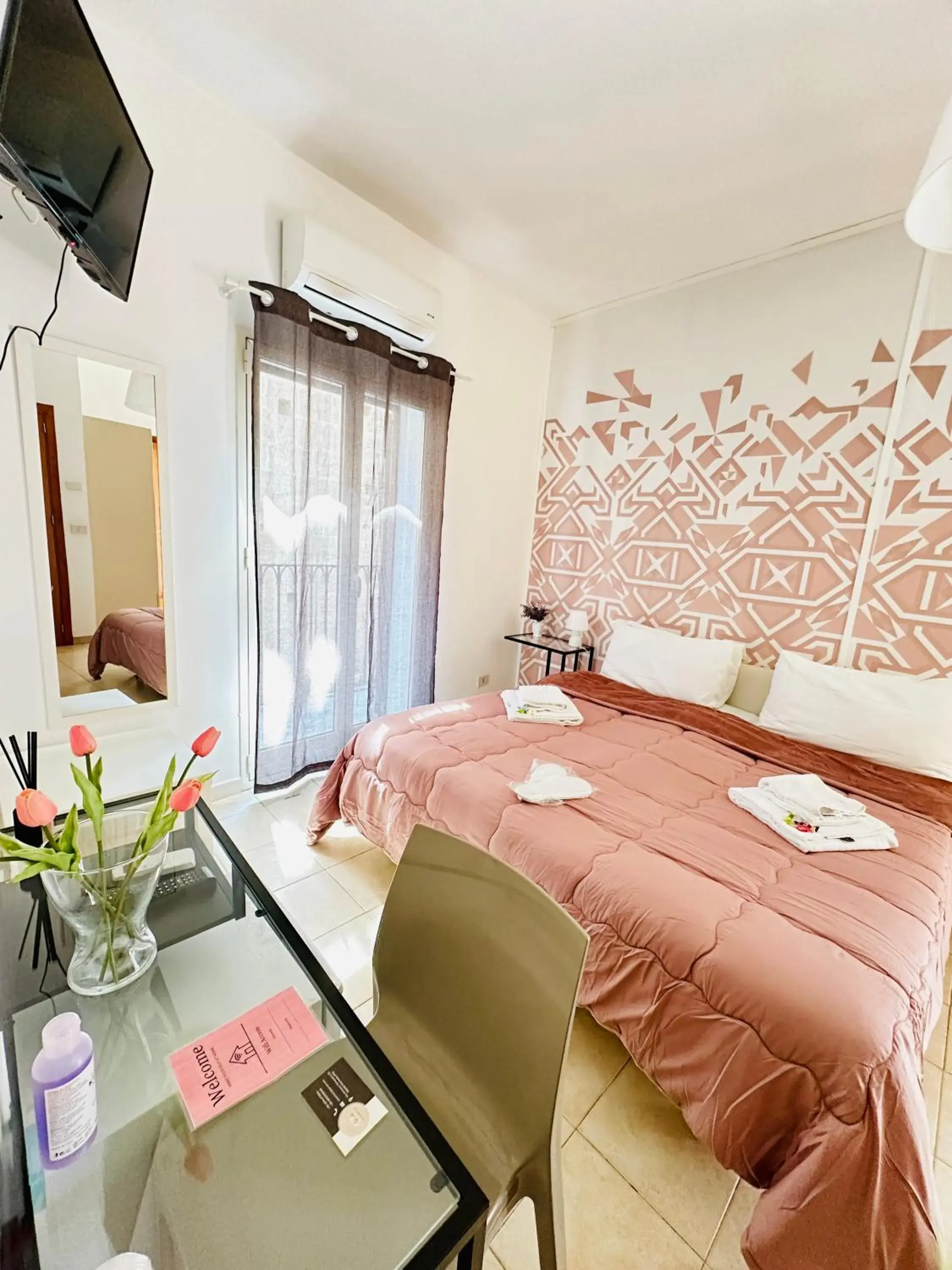 Double or Twin Room with Bathroom - single occupancy in Casa Lilla Double or Twin Room with Bathroom - single occupancy in Casa Lilla