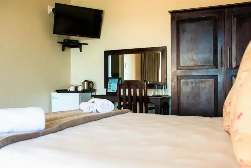 Double Room with Sea View in The Tides Inn Bed and Breakfast Double Room with Sea View in The Tides Inn Bed and Breakfast