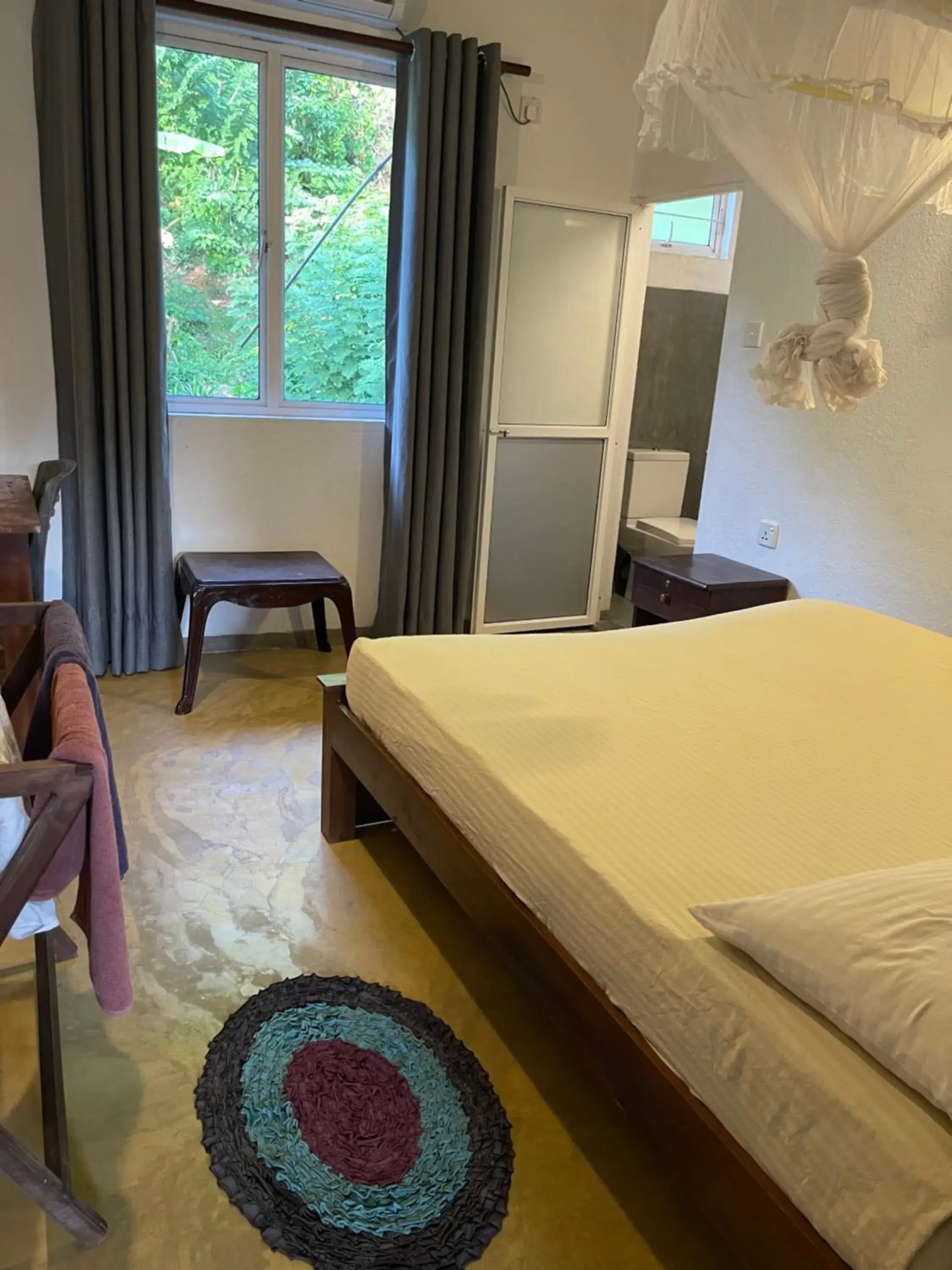 Standard Double Room - single occupancy in Holiday Inn Unawatuna Standard Double Room - single occupancy in Holiday Inn Unawatuna