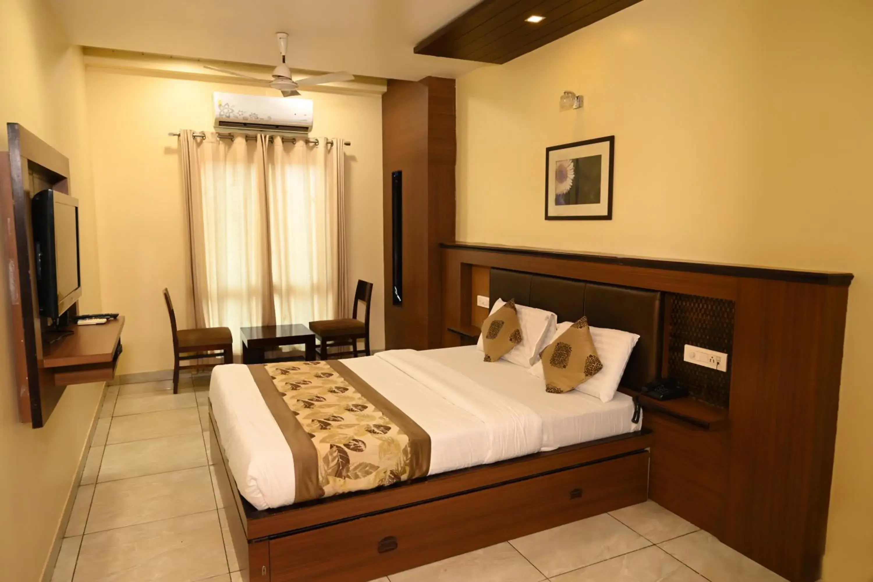 Deluxe Double or Twin Room in Hotel Plaza Inn, Ajmer Deluxe Double or Twin Room in Hotel Plaza Inn, Ajmer
