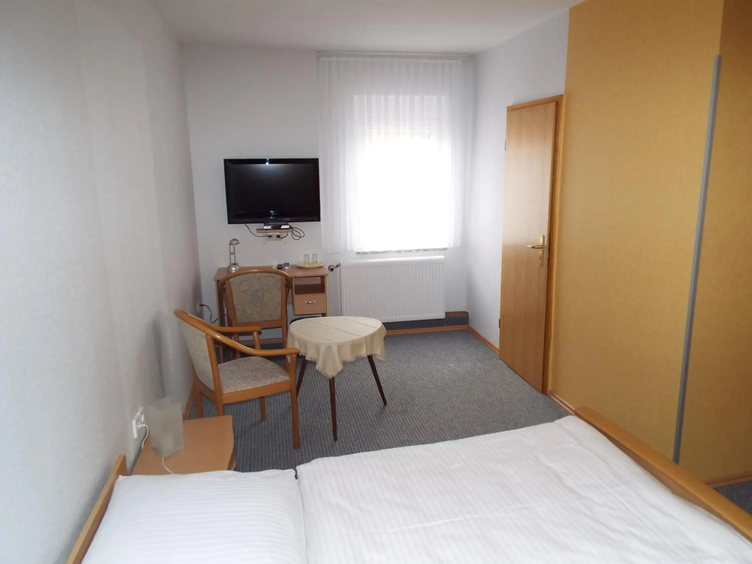 Double Room - single occupancy in Hotel garni Zum Reinhardswald Double Room - single occupancy in Hotel garni Zum Reinhardswald