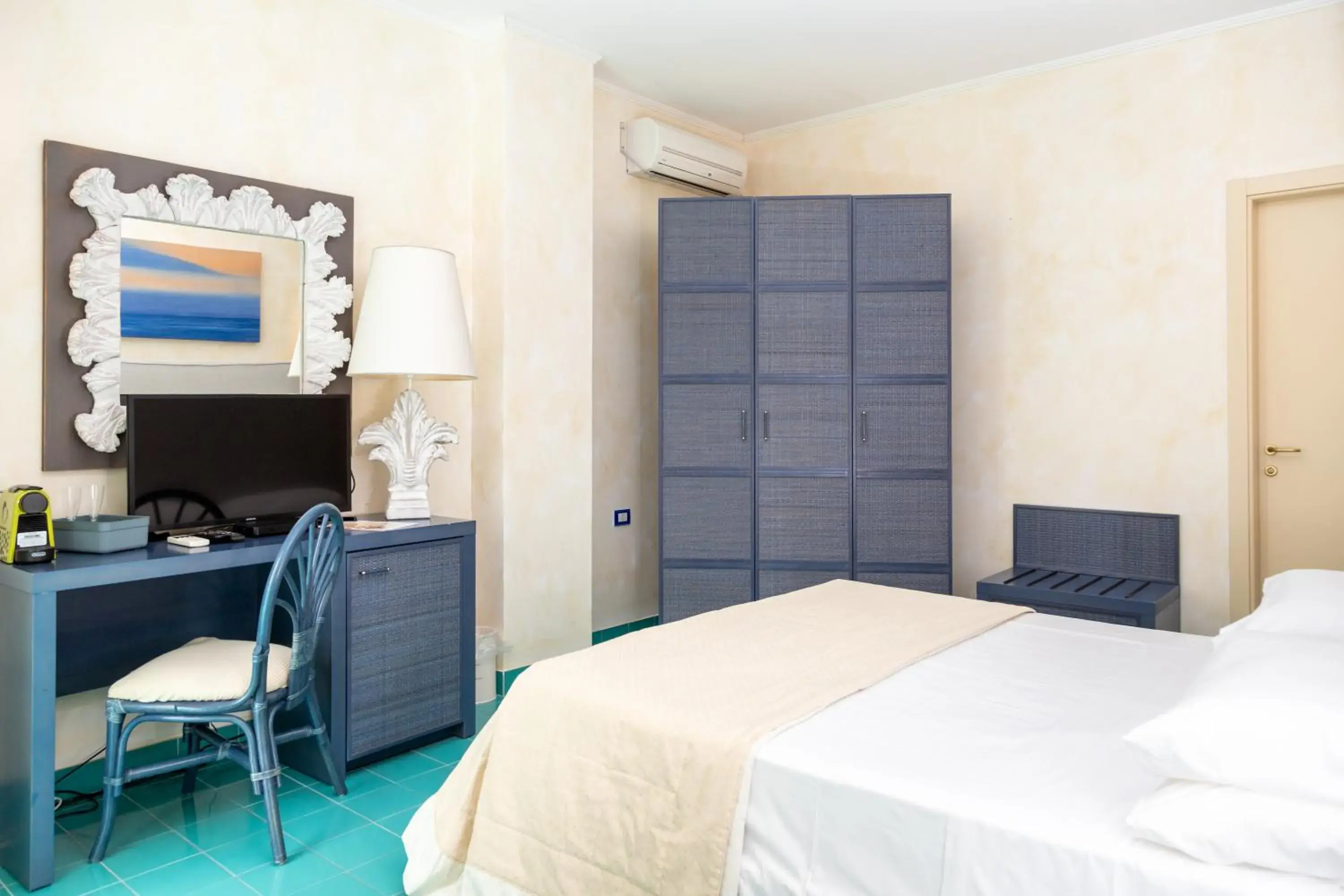Double Room in AH Premium Baia dei Faraglioni Double Room in AH Premium Baia dei Faraglioni