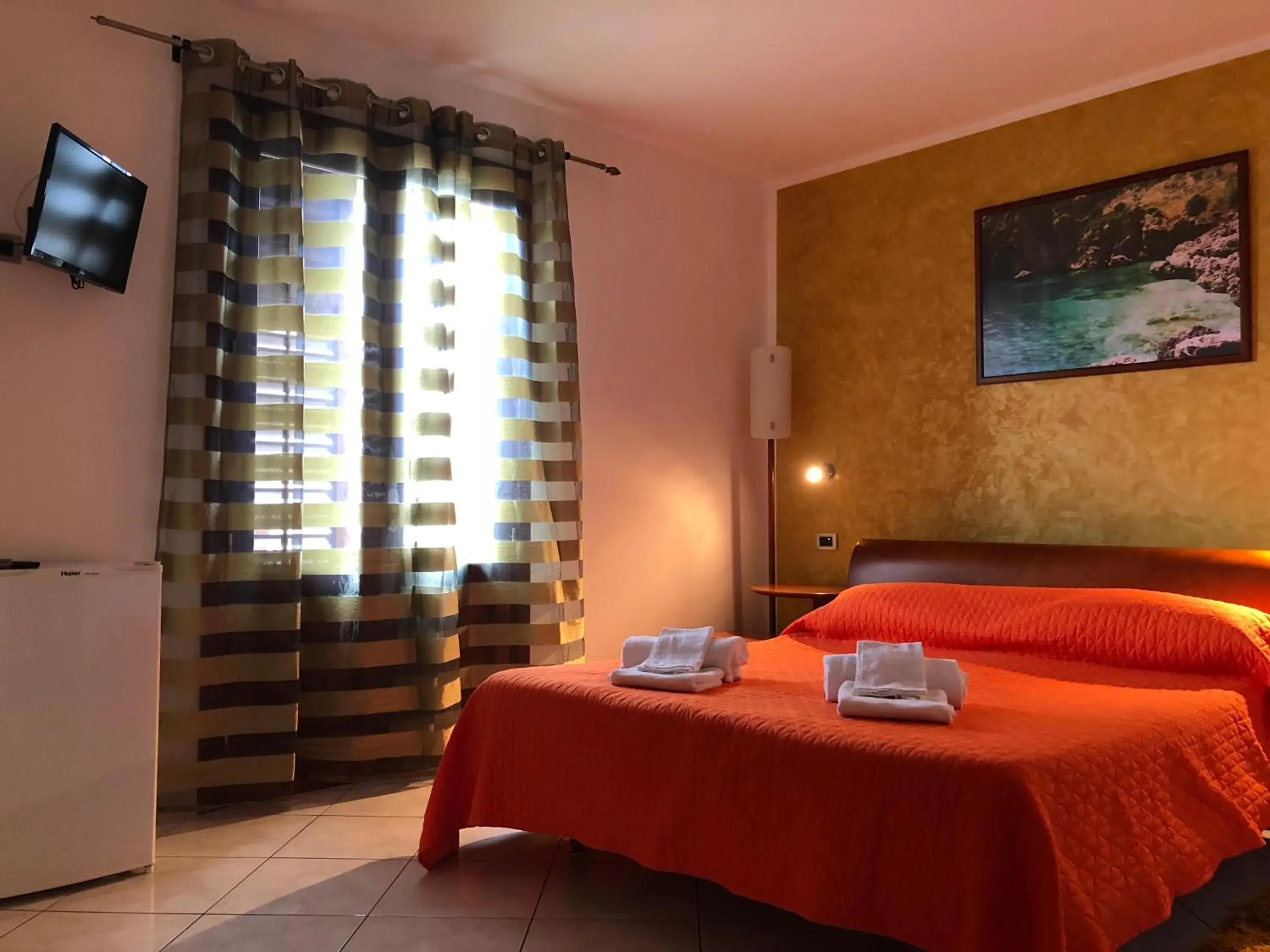 Deluxe Double Room with Bath - single occupancy in El Nur Bed & Breakfast Deluxe Double Room with Bath - single occupancy in El Nur Bed & Breakfast